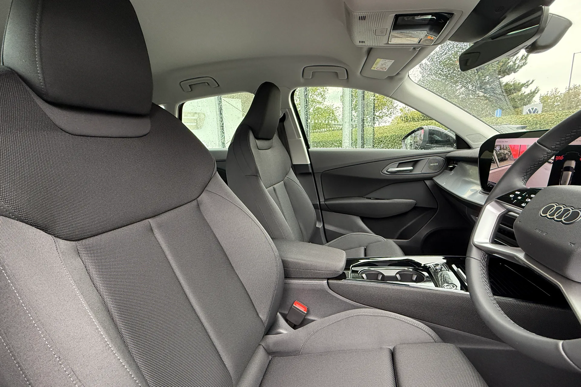 Audi Q3 thumbnail image number 23