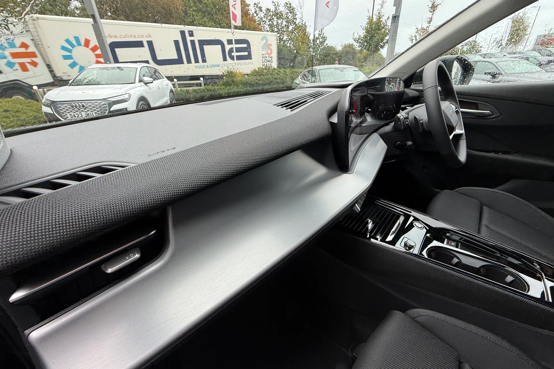 Audi Q3 thumbnail image number 37