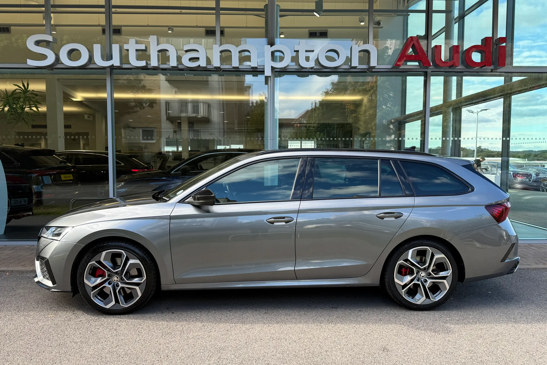 SKODA OCTAVIA thumbnail image number 38