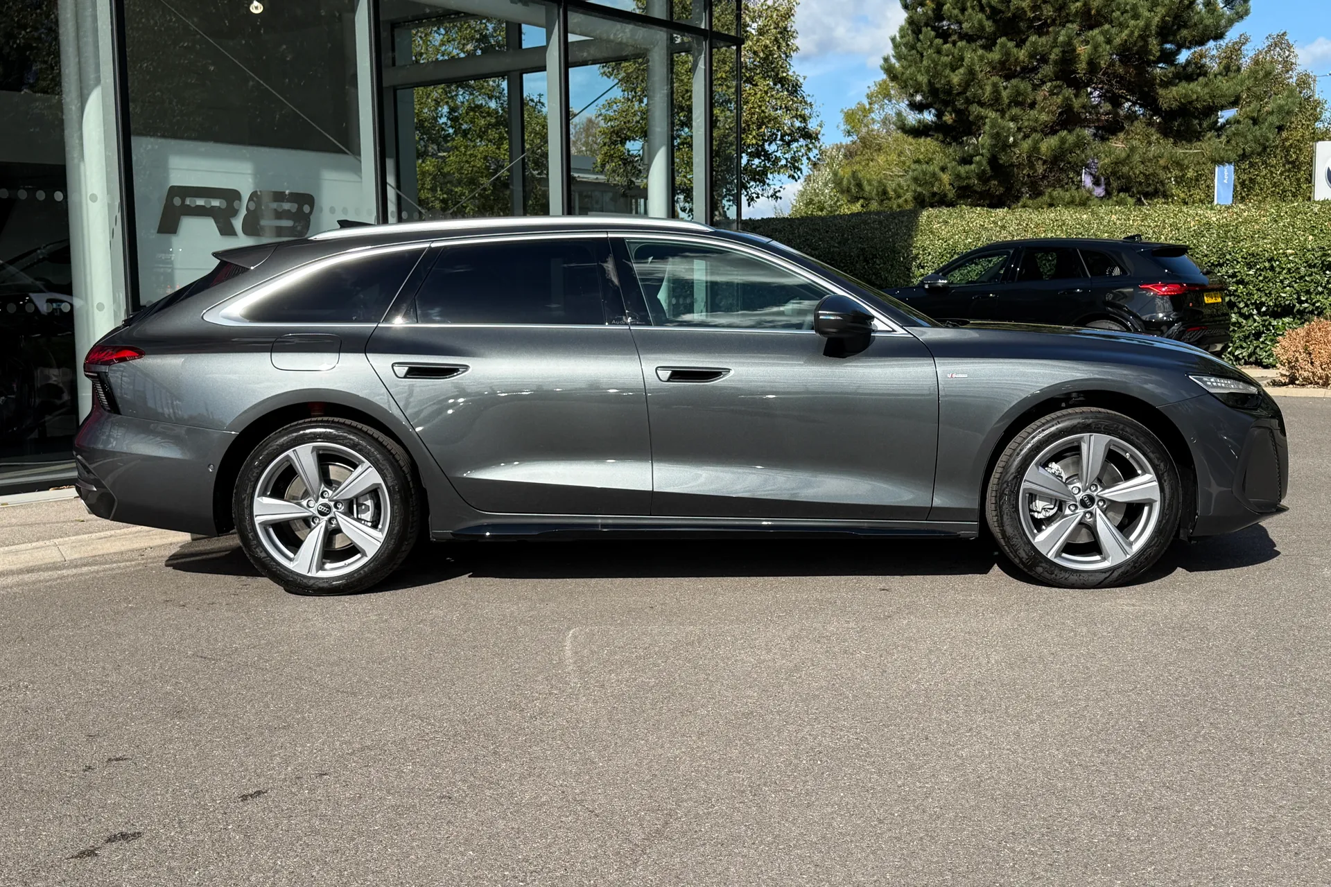 Audi A6 thumbnail image number 2