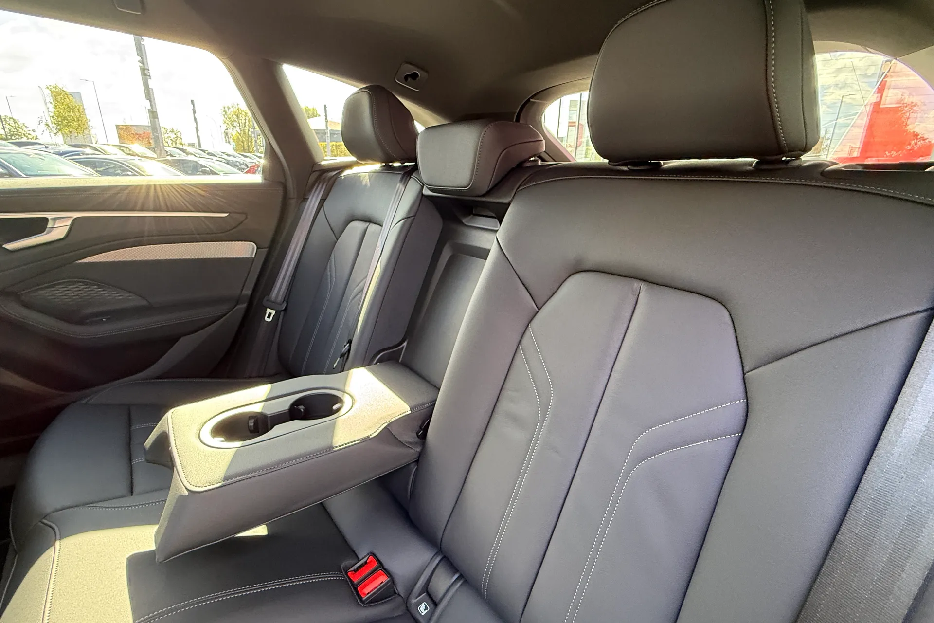 Audi A6 thumbnail image number 36