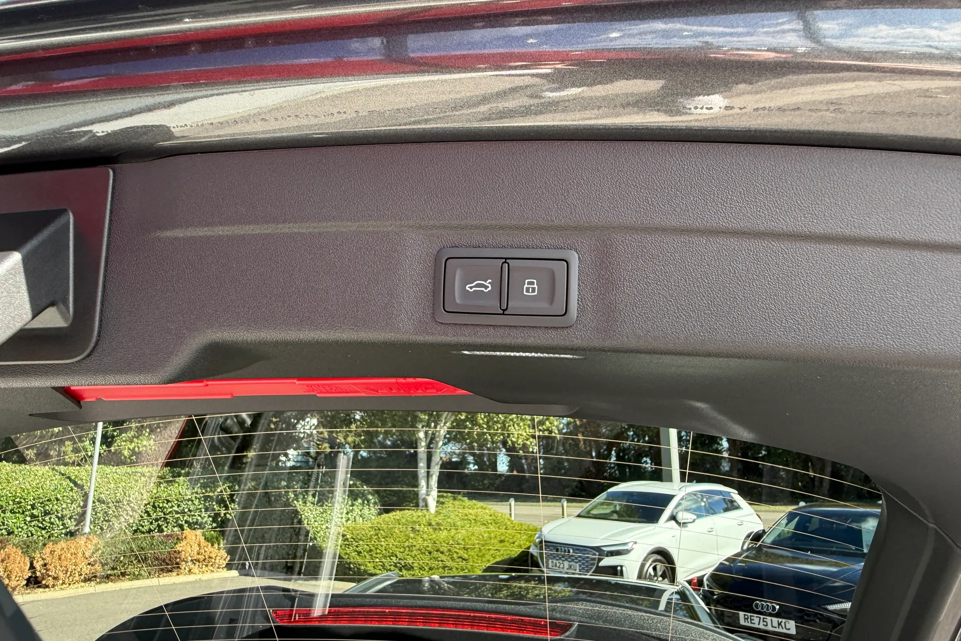 Audi A6 thumbnail image number 40