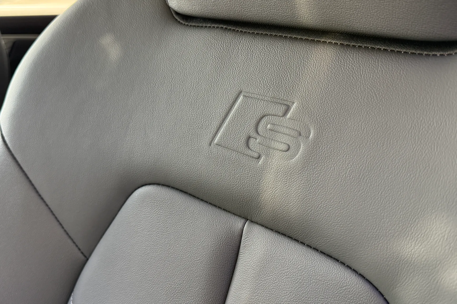 Audi A6 thumbnail image number 32