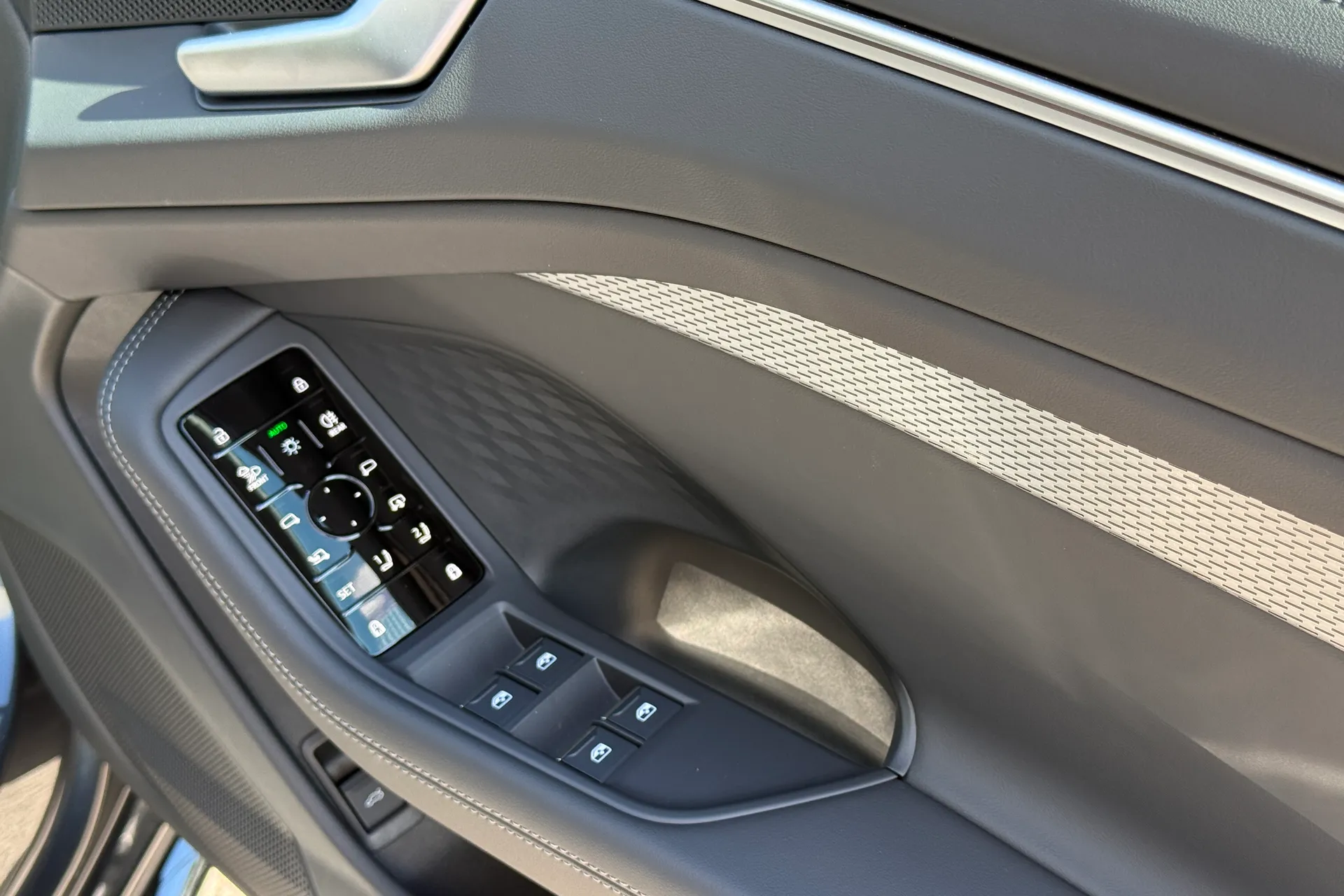 Audi A6 thumbnail image number 46