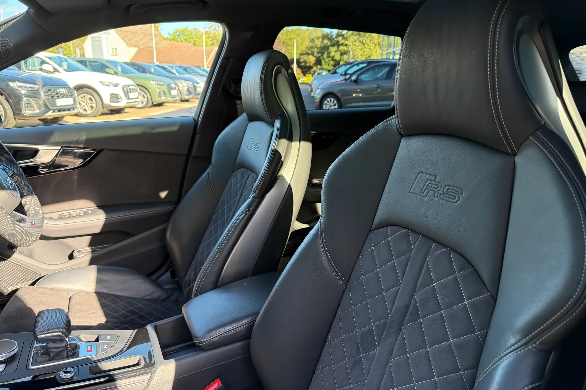 Audi RS4 thumbnail image number 47
