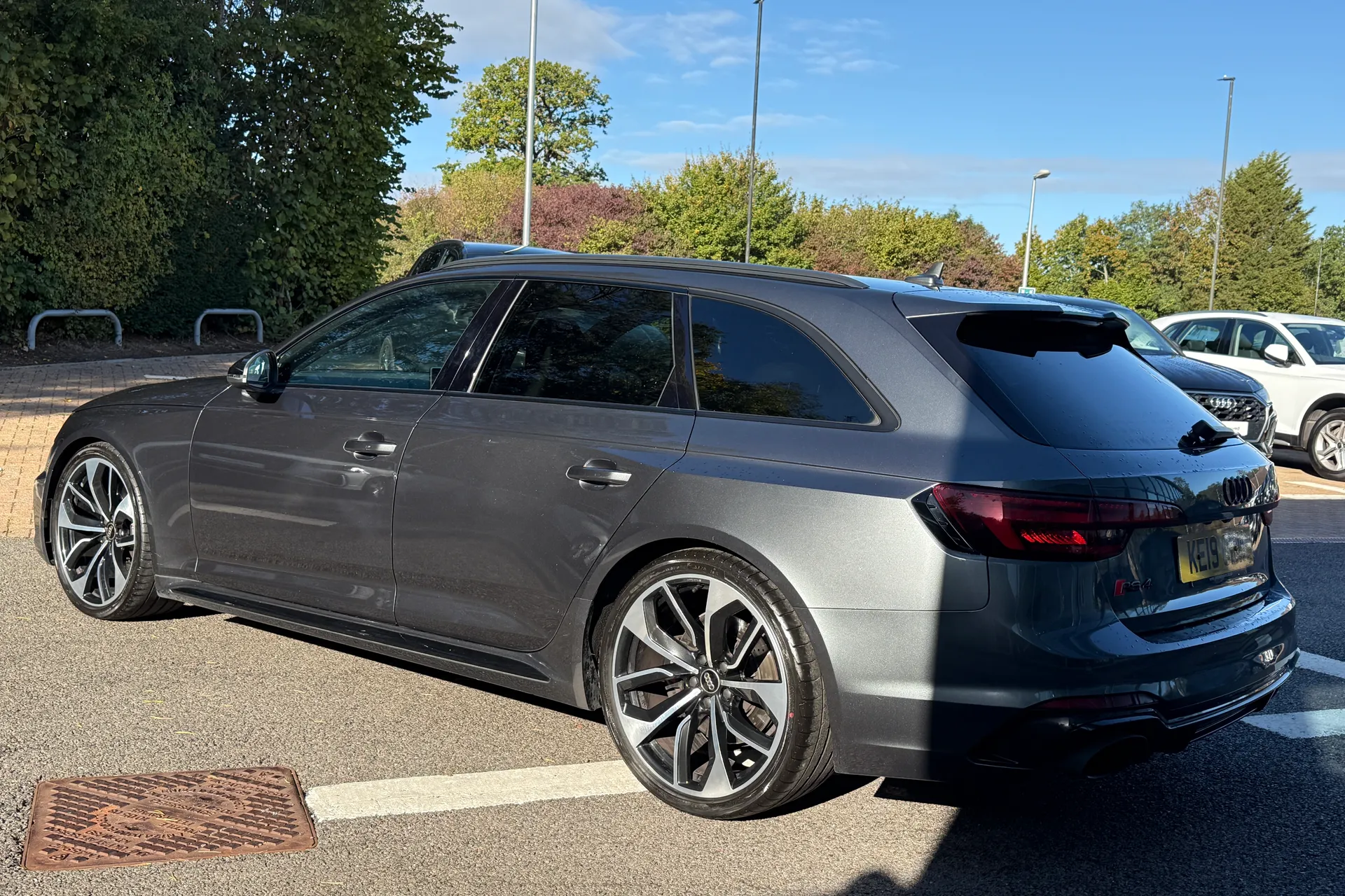Audi RS4 thumbnail image number 41
