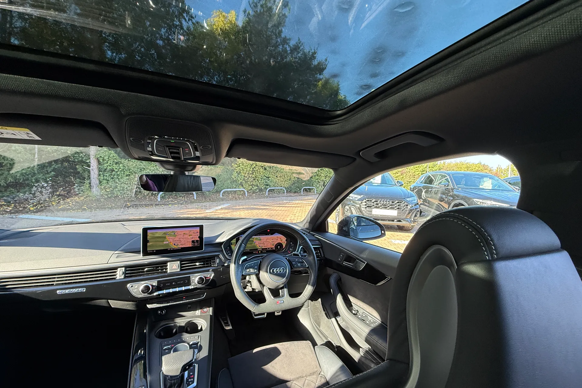 Audi RS4 thumbnail image number 33