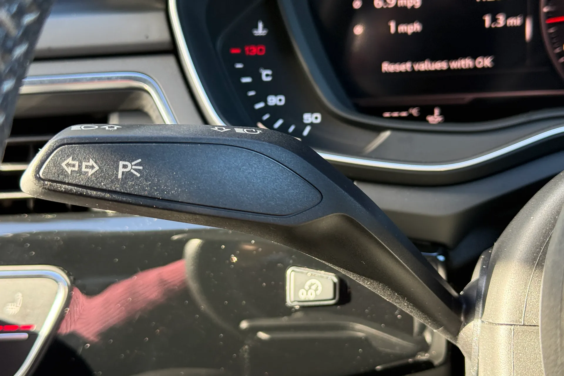 Audi RS4 thumbnail image number 12
