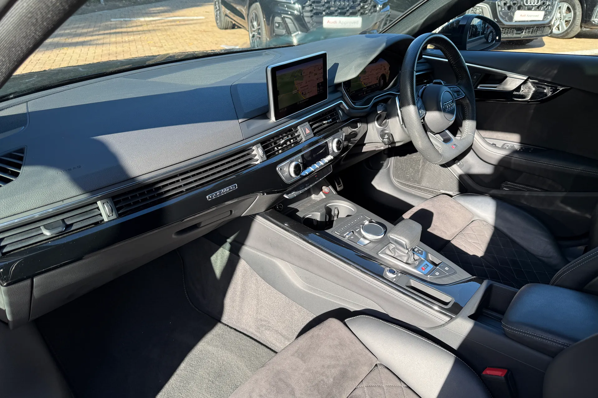 Audi RS4 thumbnail image number 46