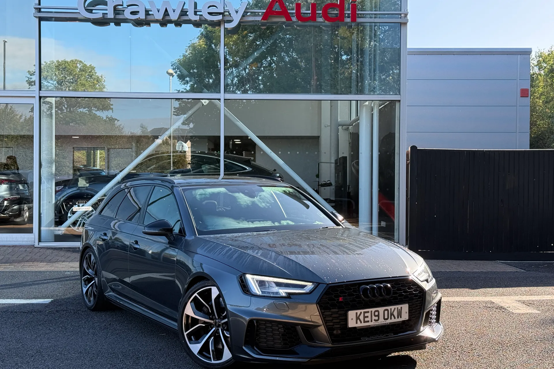 Audi RS4 focused image