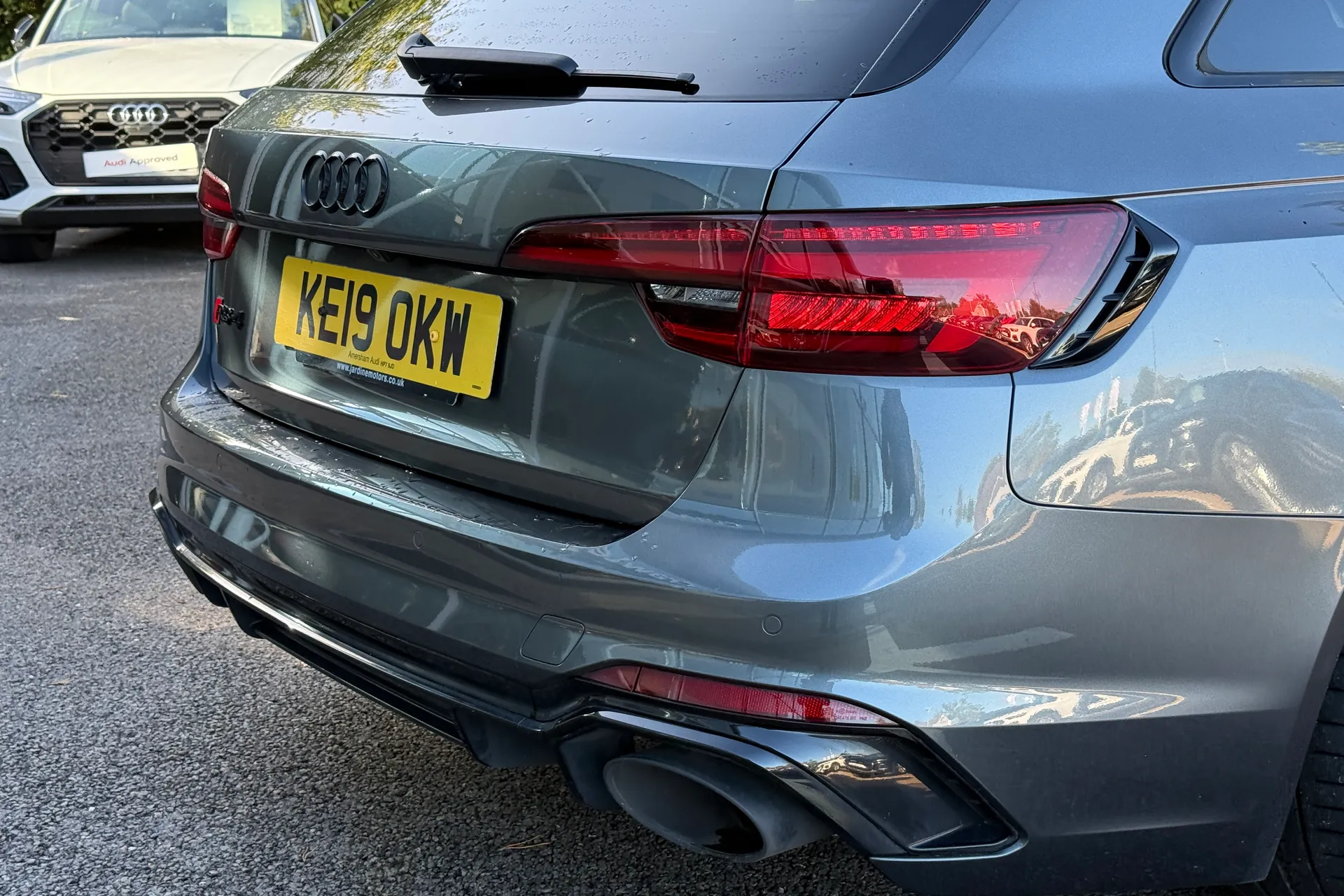 Audi RS4 thumbnail image number 37