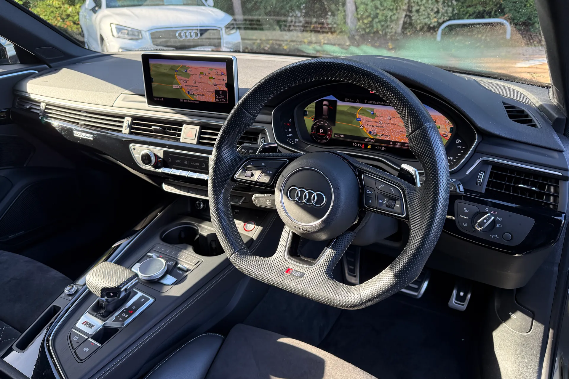 Audi RS4 thumbnail image number 22