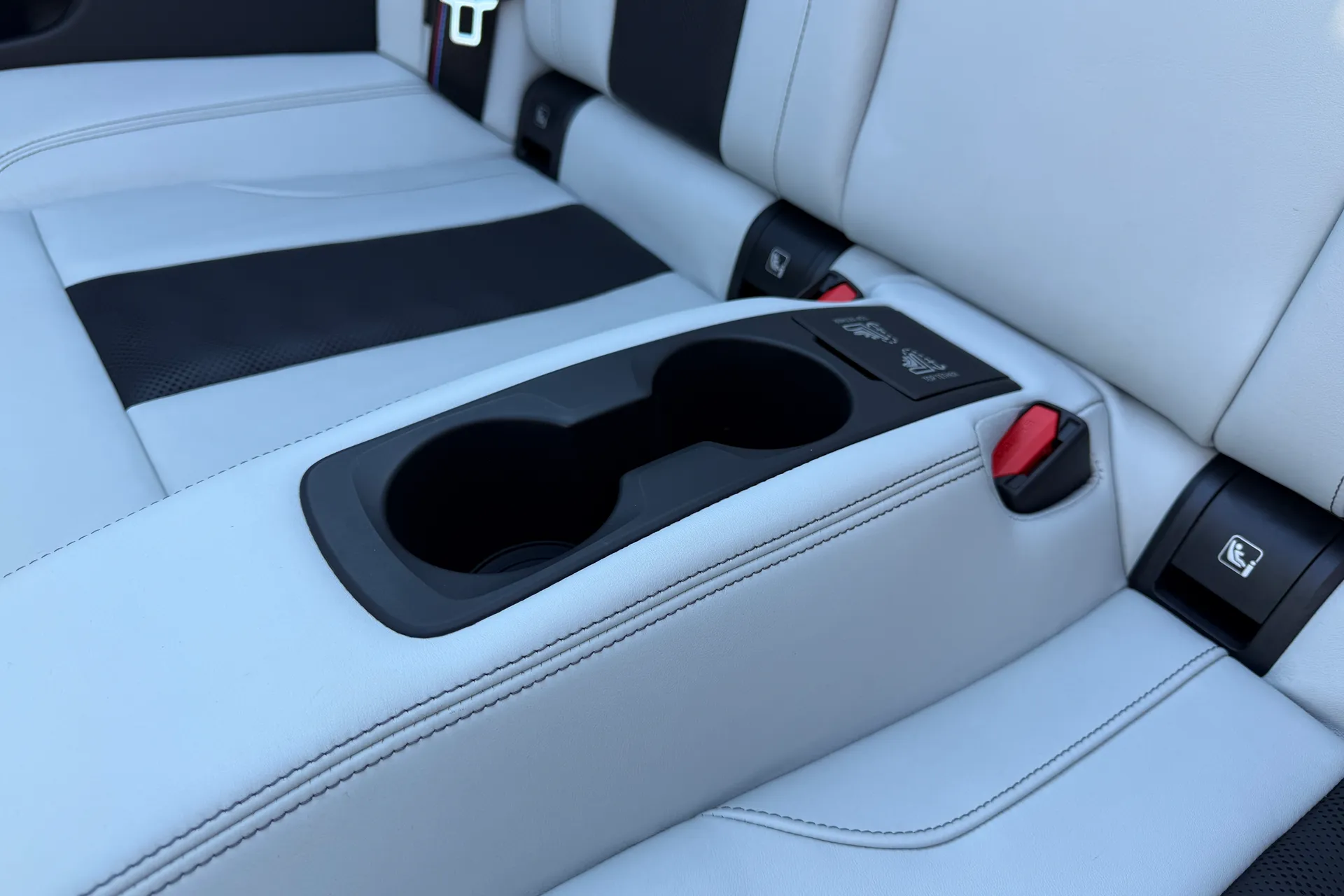 BMW M4 thumbnail image number 53