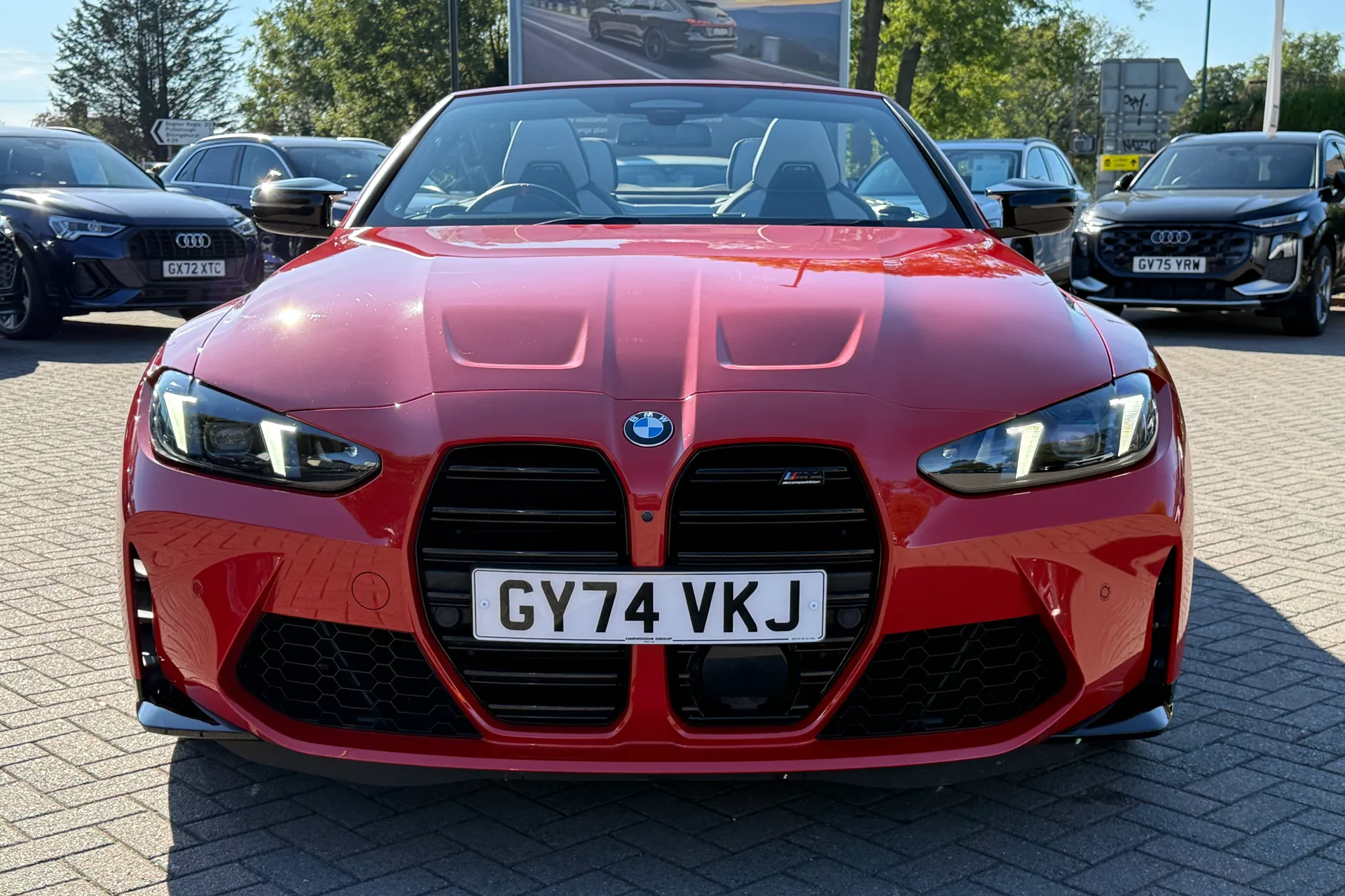 BMW M4 thumbnail image number 28