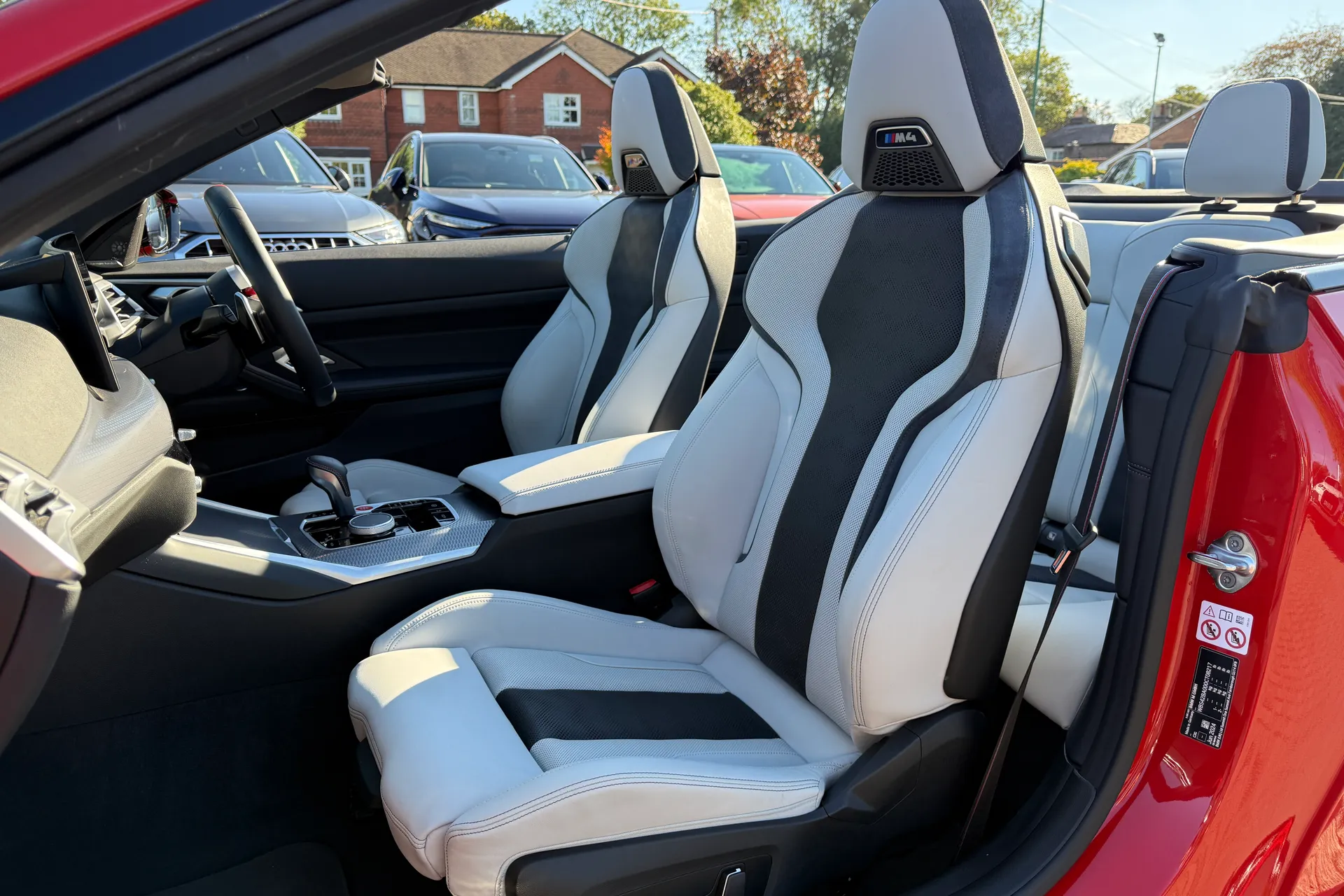 BMW M4 thumbnail image number 33