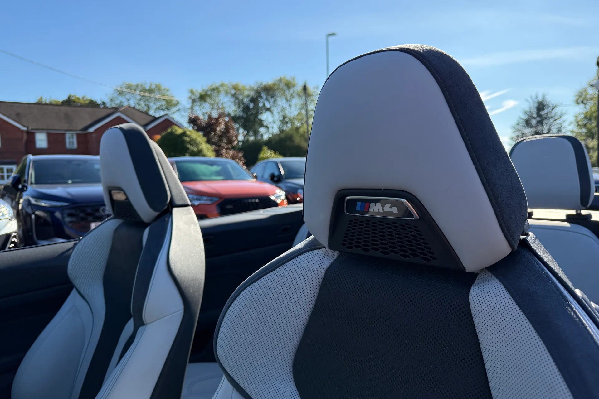 BMW M4 thumbnail image number 34