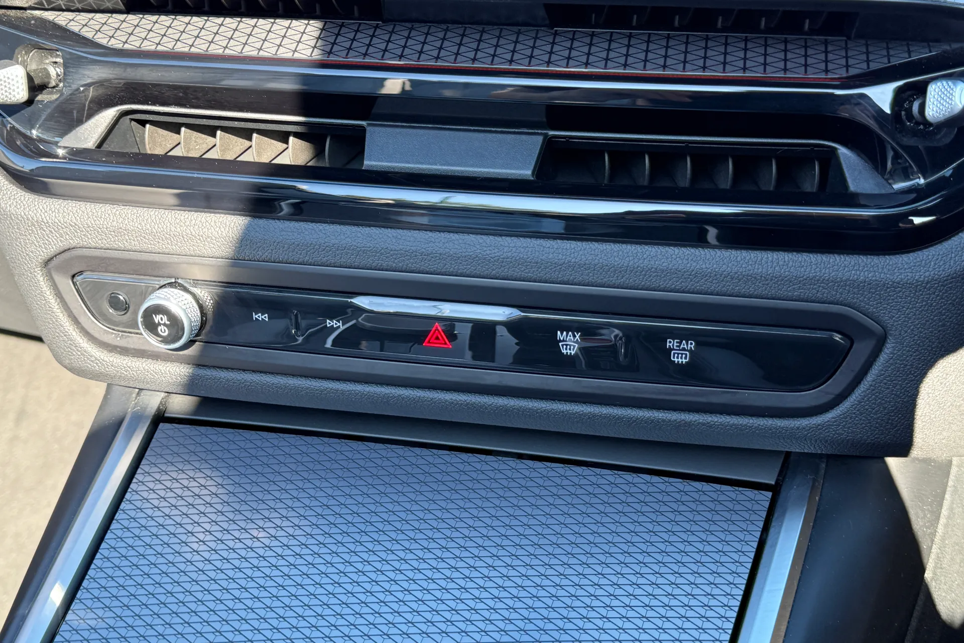 BMW M4 thumbnail image number 18