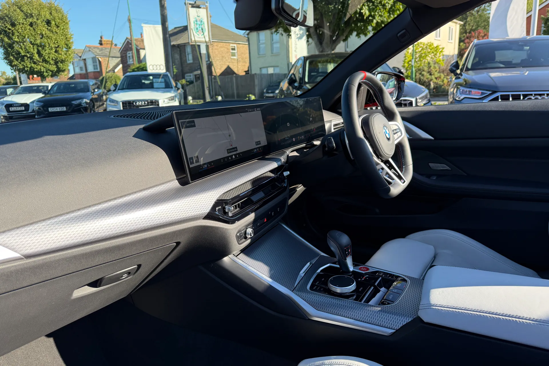 BMW M4 thumbnail image number 32