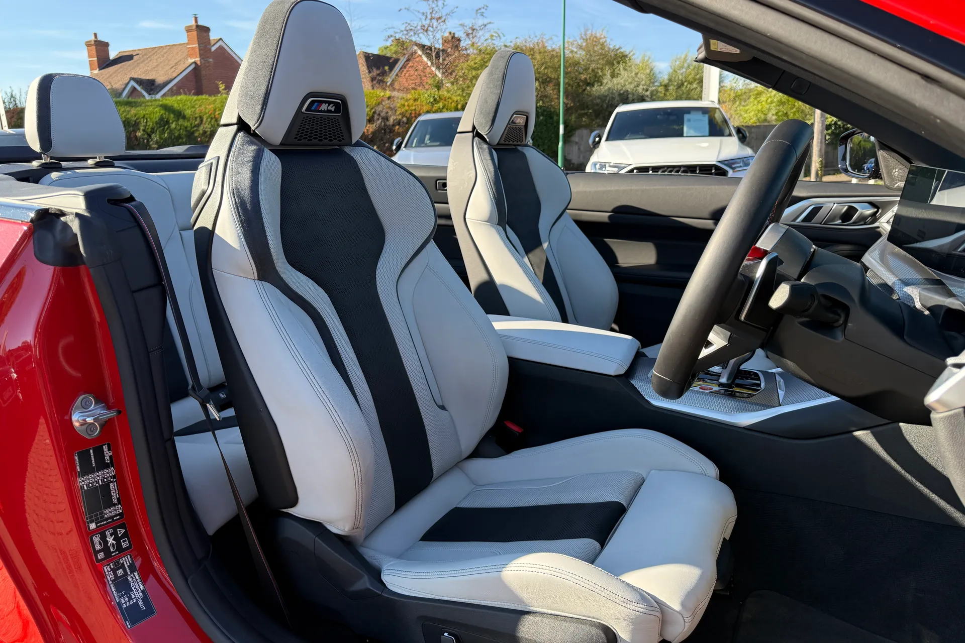 BMW M4 thumbnail image number 30