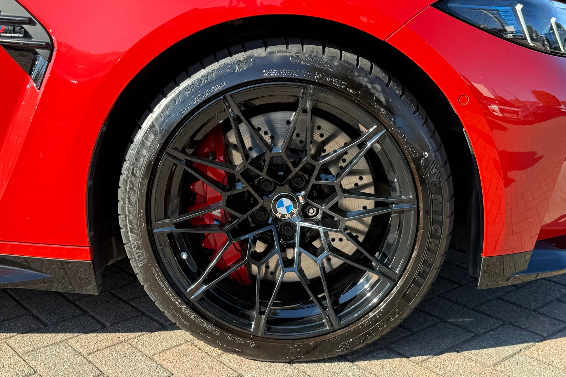 BMW M4 thumbnail image number 54