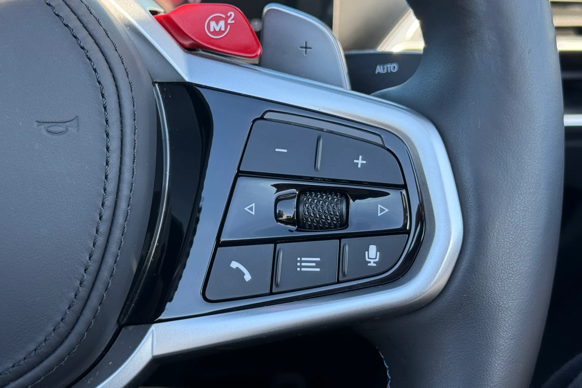 BMW M4 thumbnail image number 25