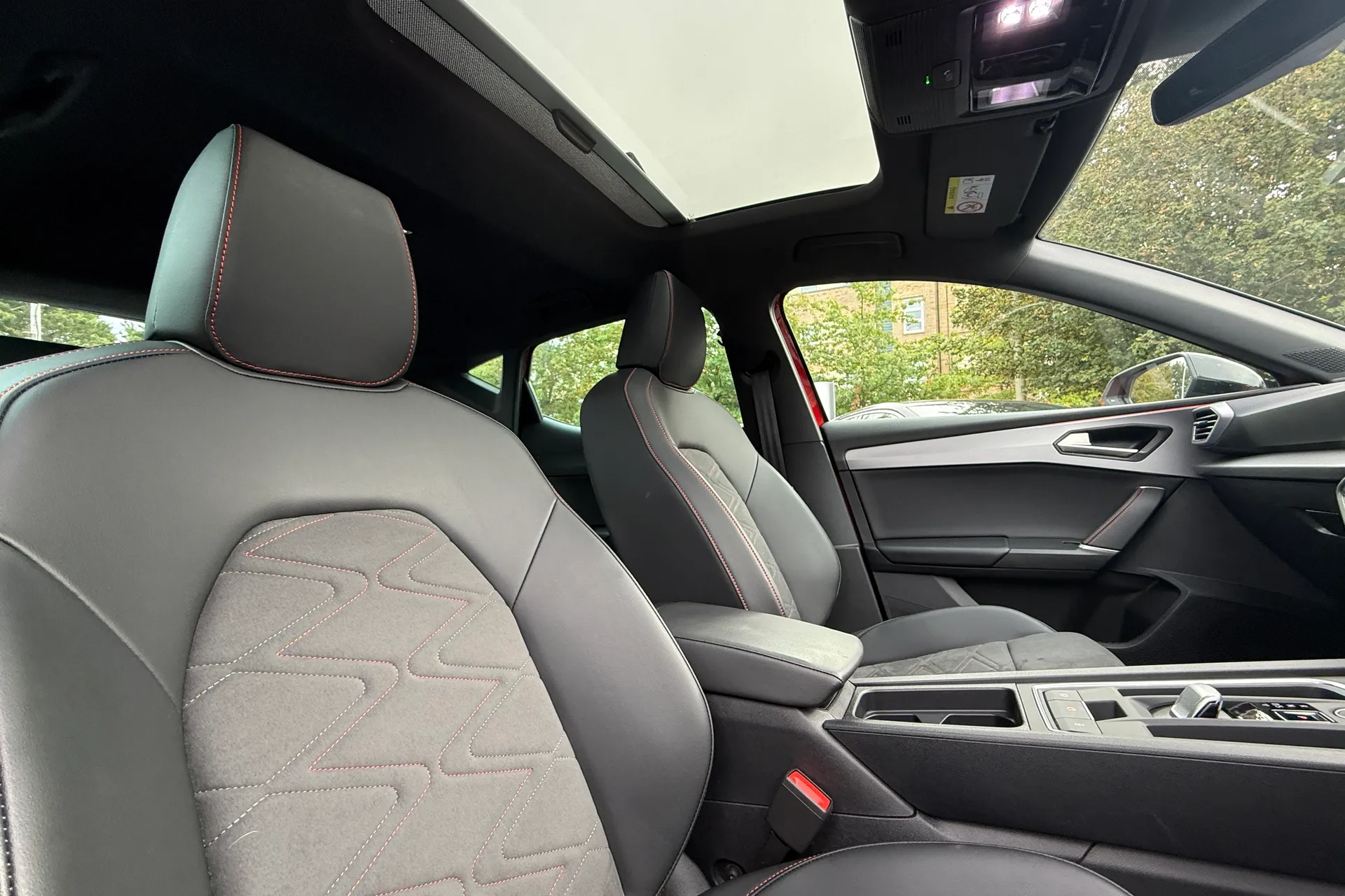SEAT LEON thumbnail image number 22