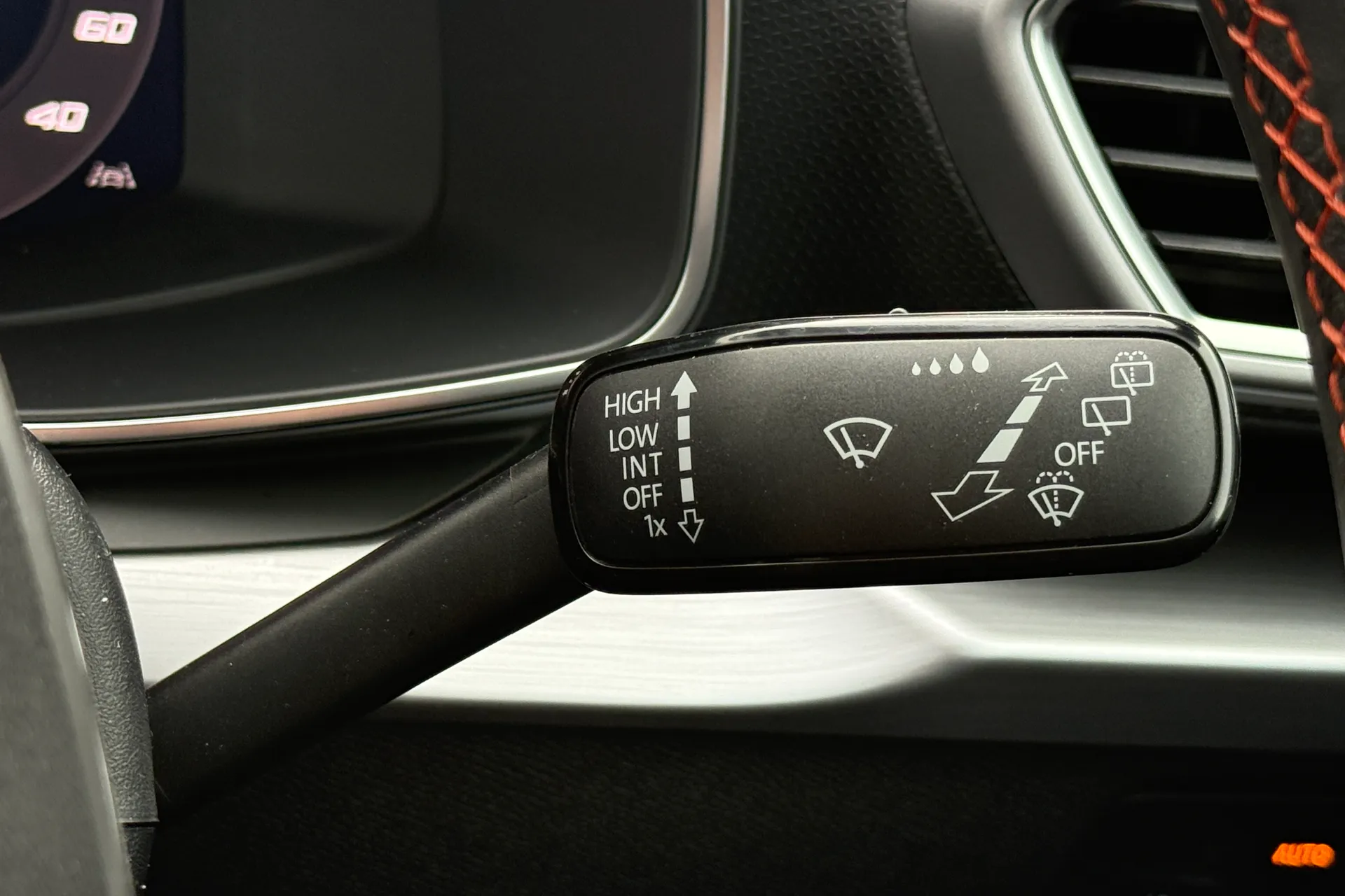 SEAT LEON thumbnail image number 11