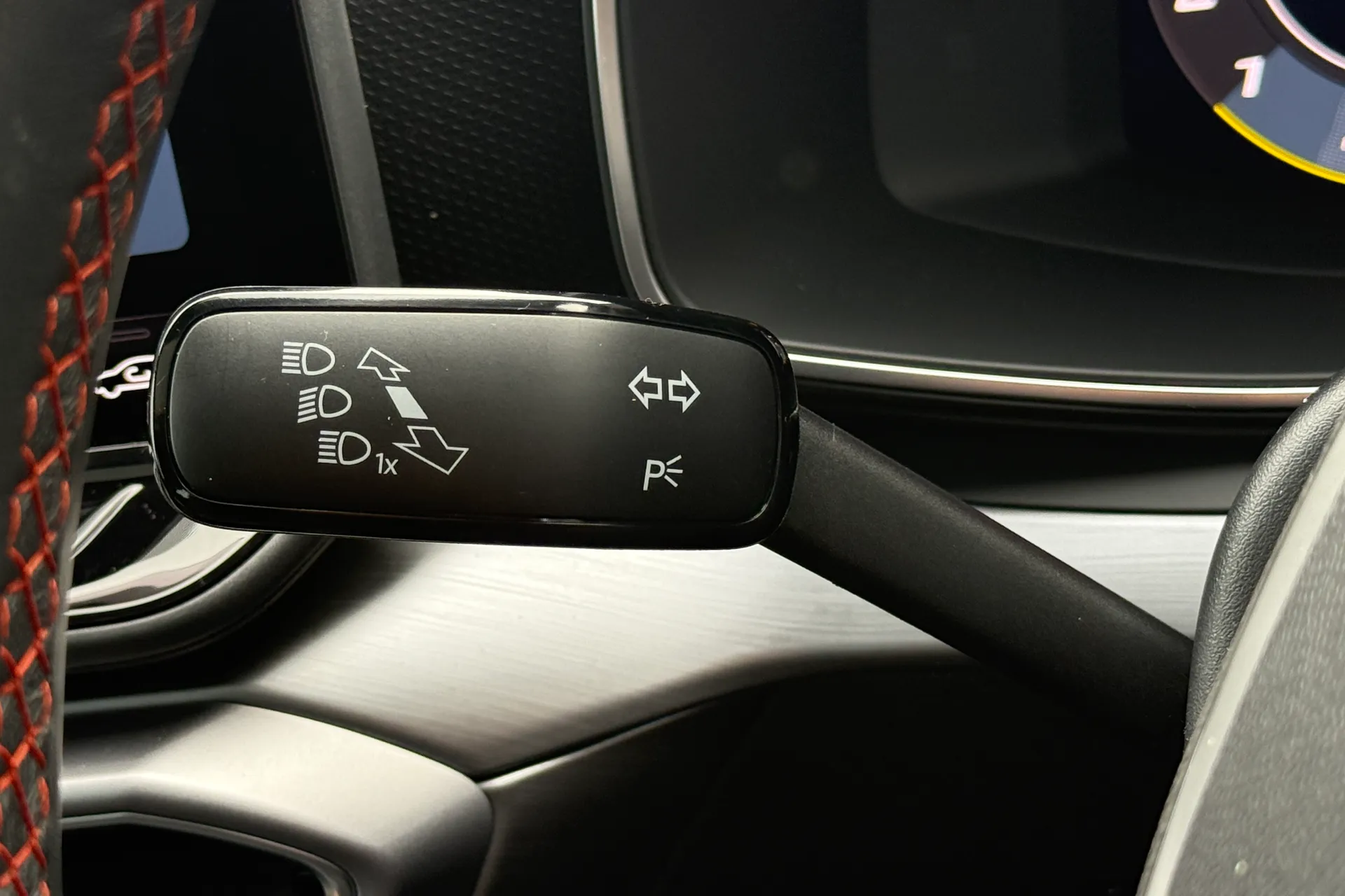 SEAT LEON thumbnail image number 12