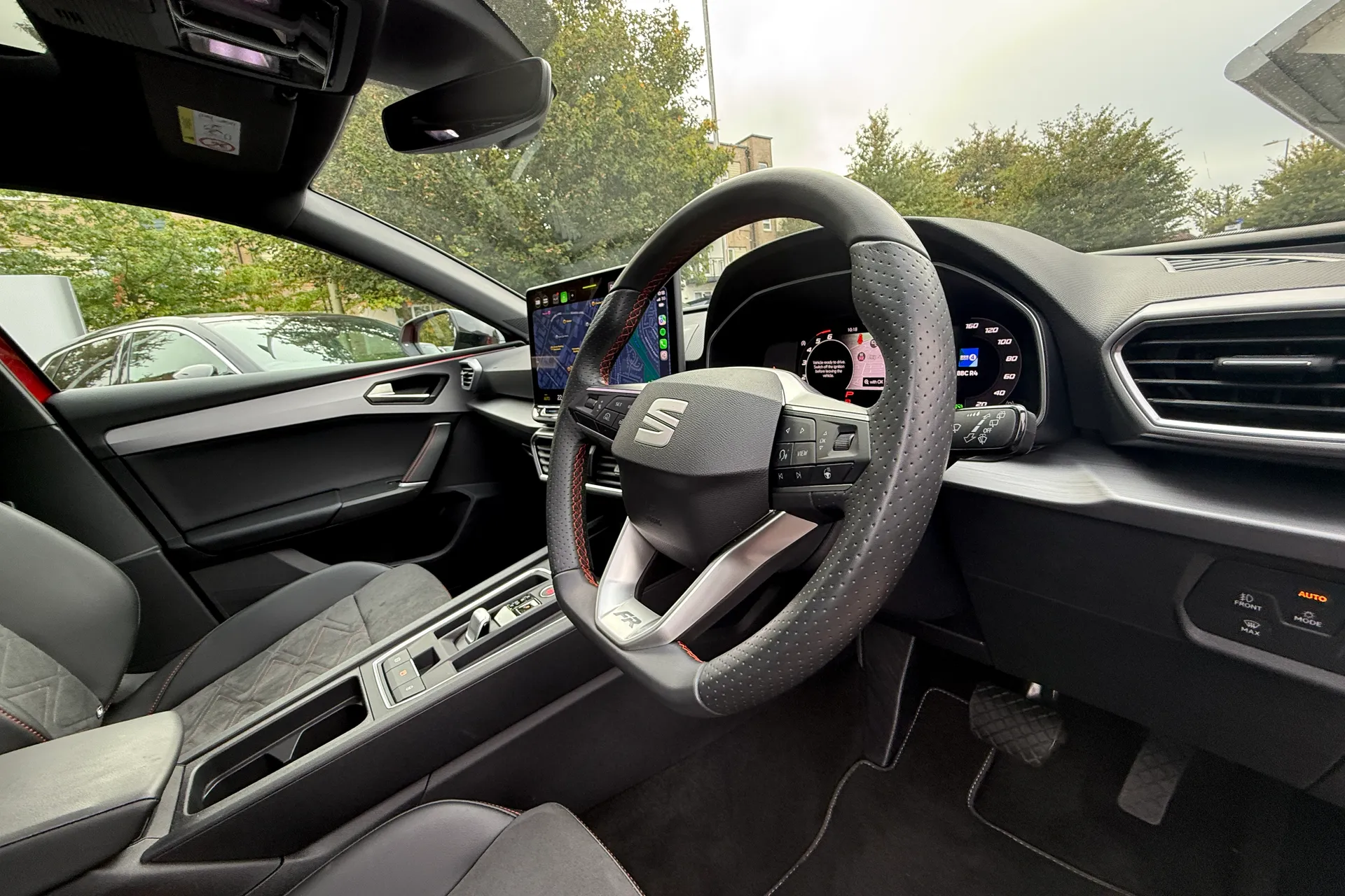SEAT LEON thumbnail image number 23