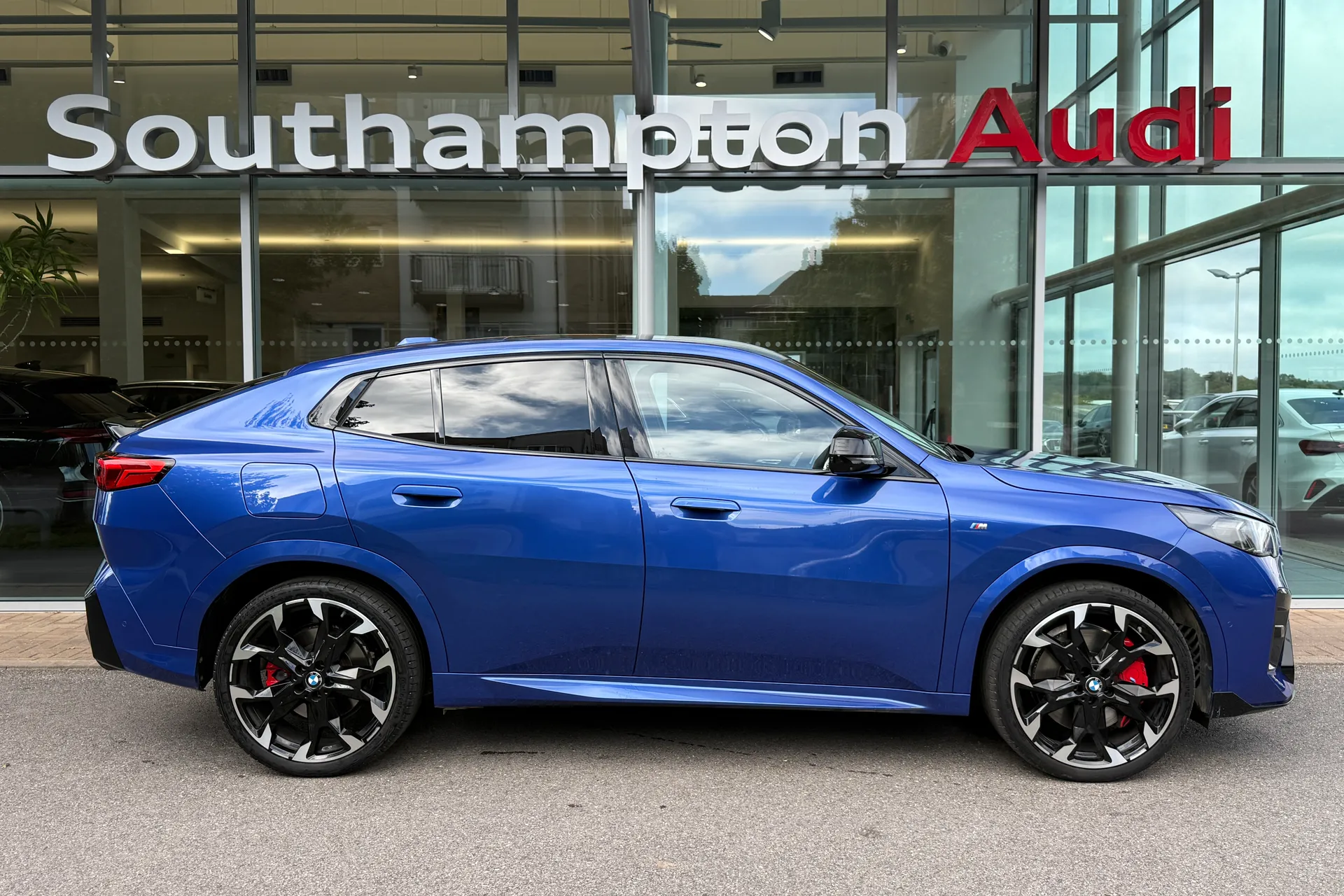 BMW X2 thumbnail image number 2