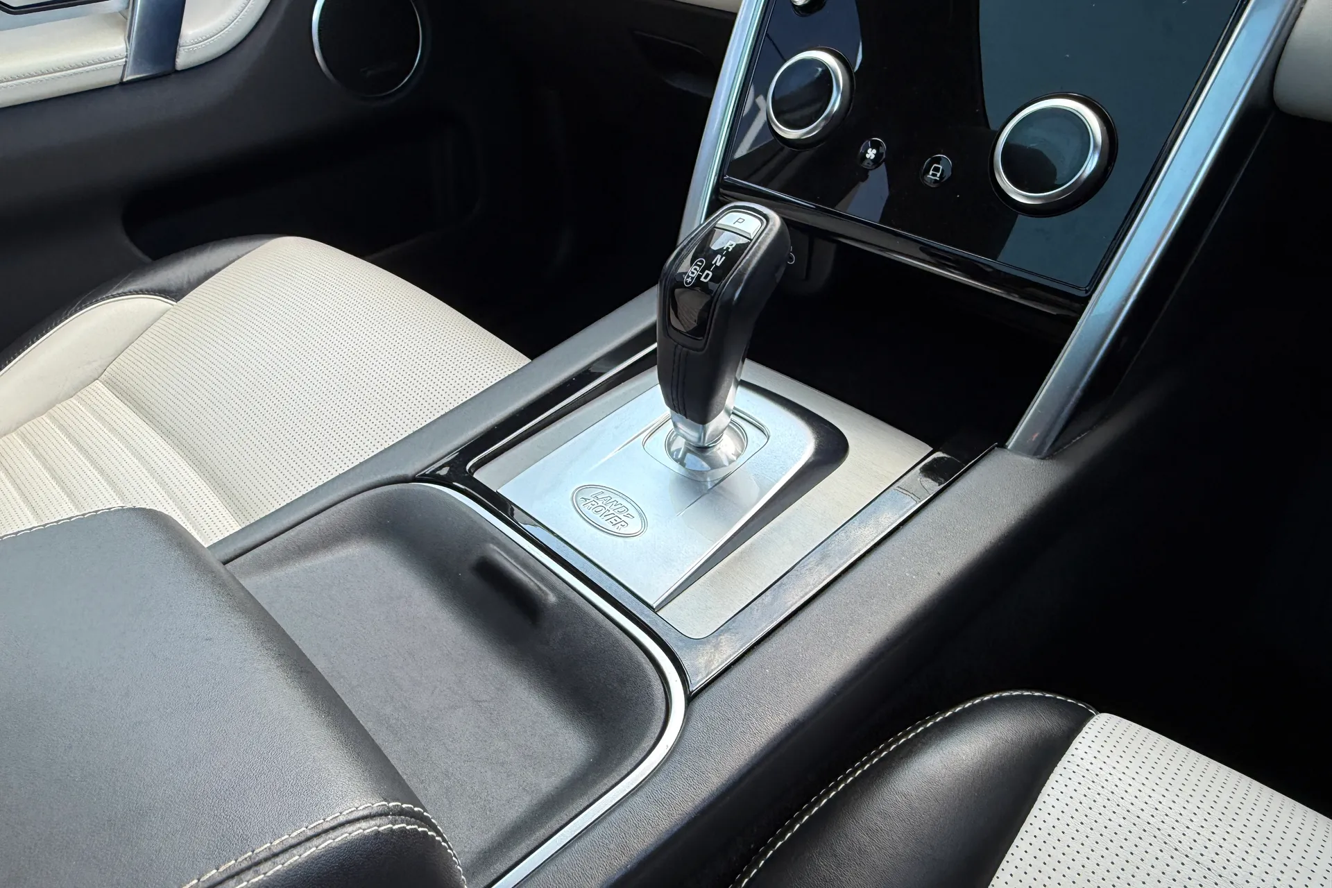LAND ROVER DISCOVERY SPORT thumbnail image number 43