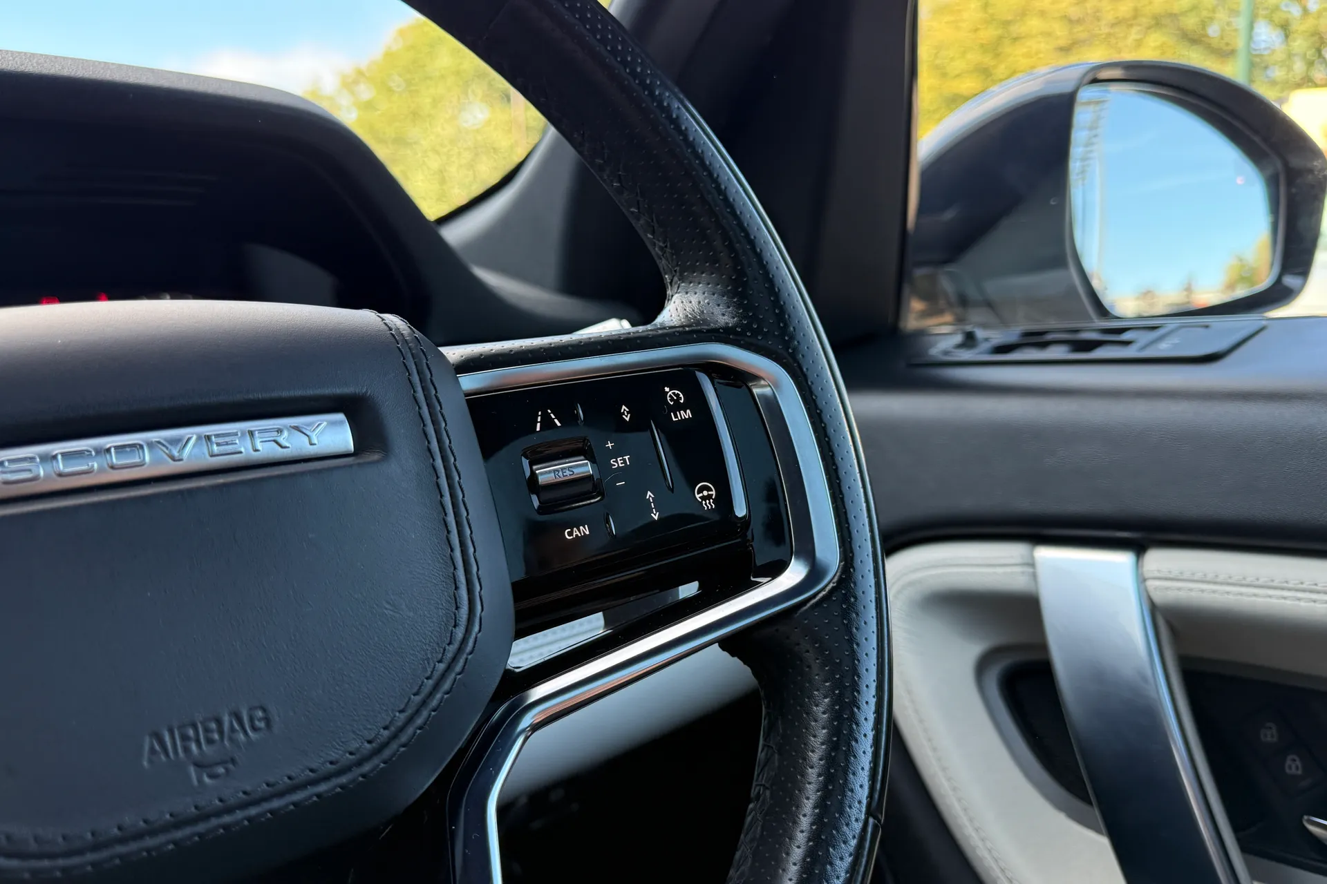 LAND ROVER DISCOVERY SPORT thumbnail image number 36
