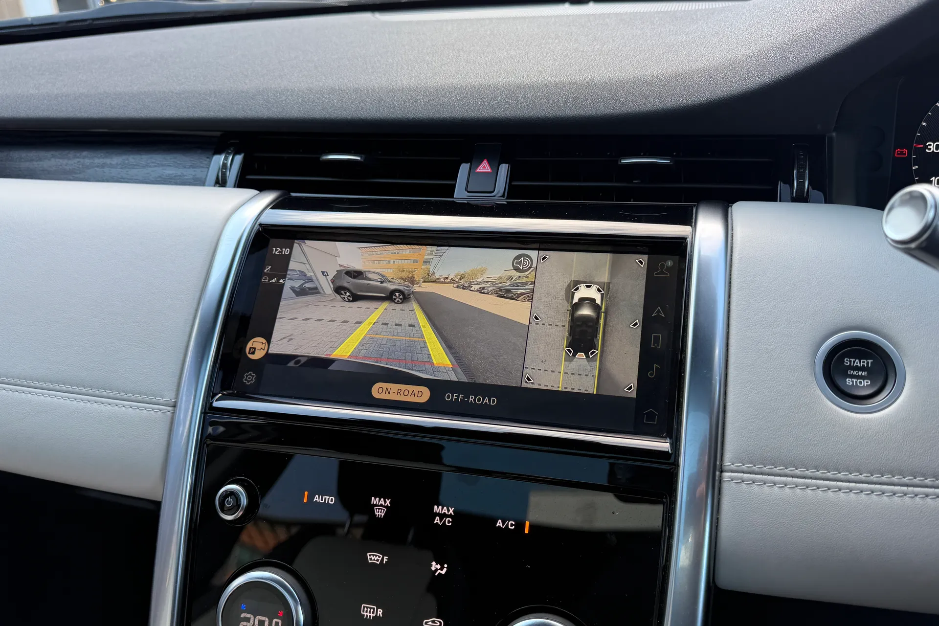 LAND ROVER DISCOVERY SPORT thumbnail image number 4
