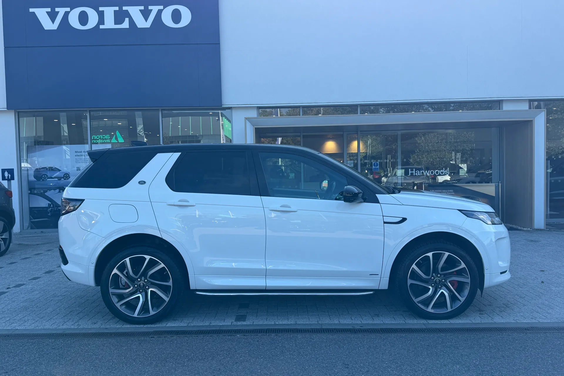 LAND ROVER DISCOVERY SPORT thumbnail image number 2