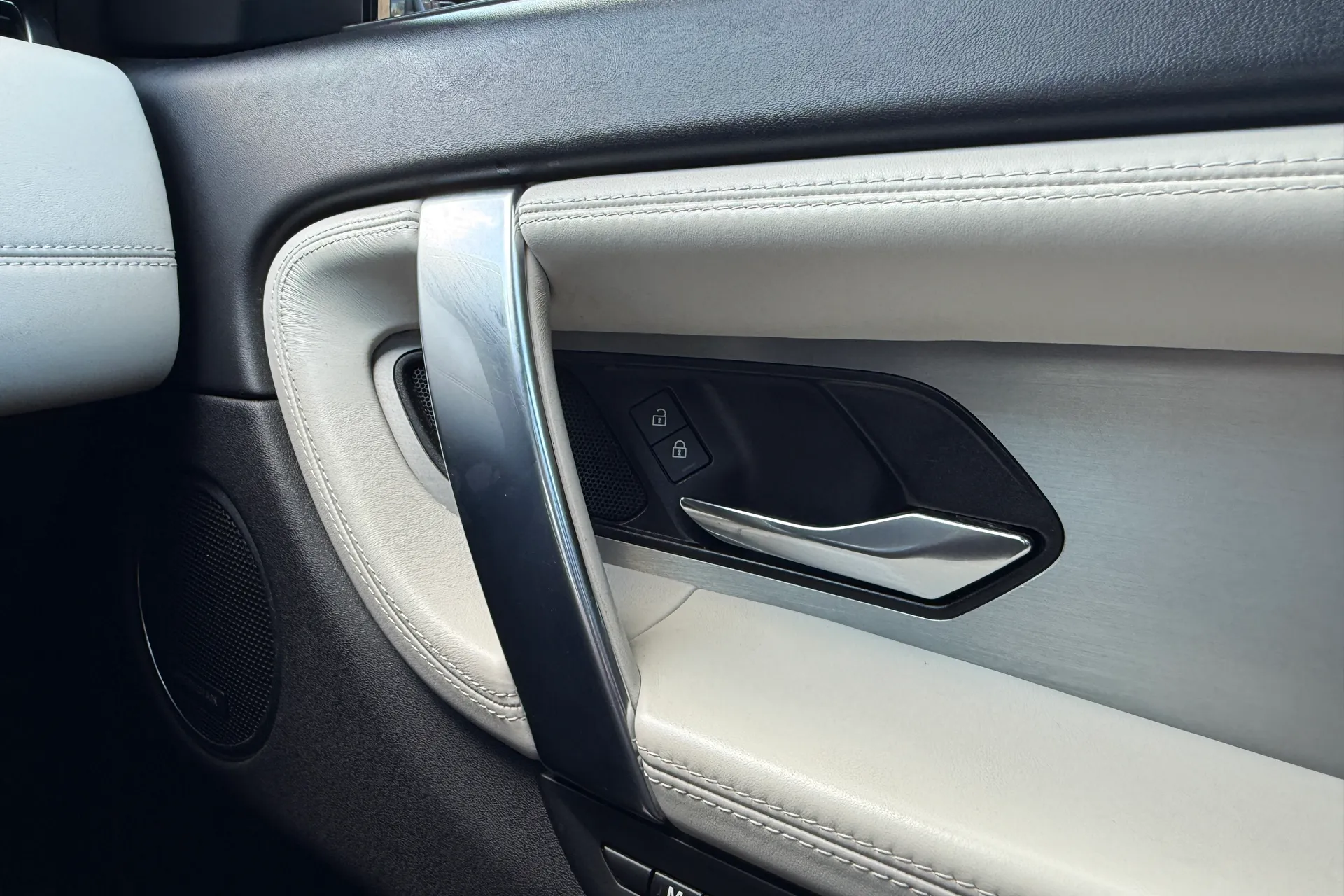 LAND ROVER DISCOVERY SPORT thumbnail image number 41