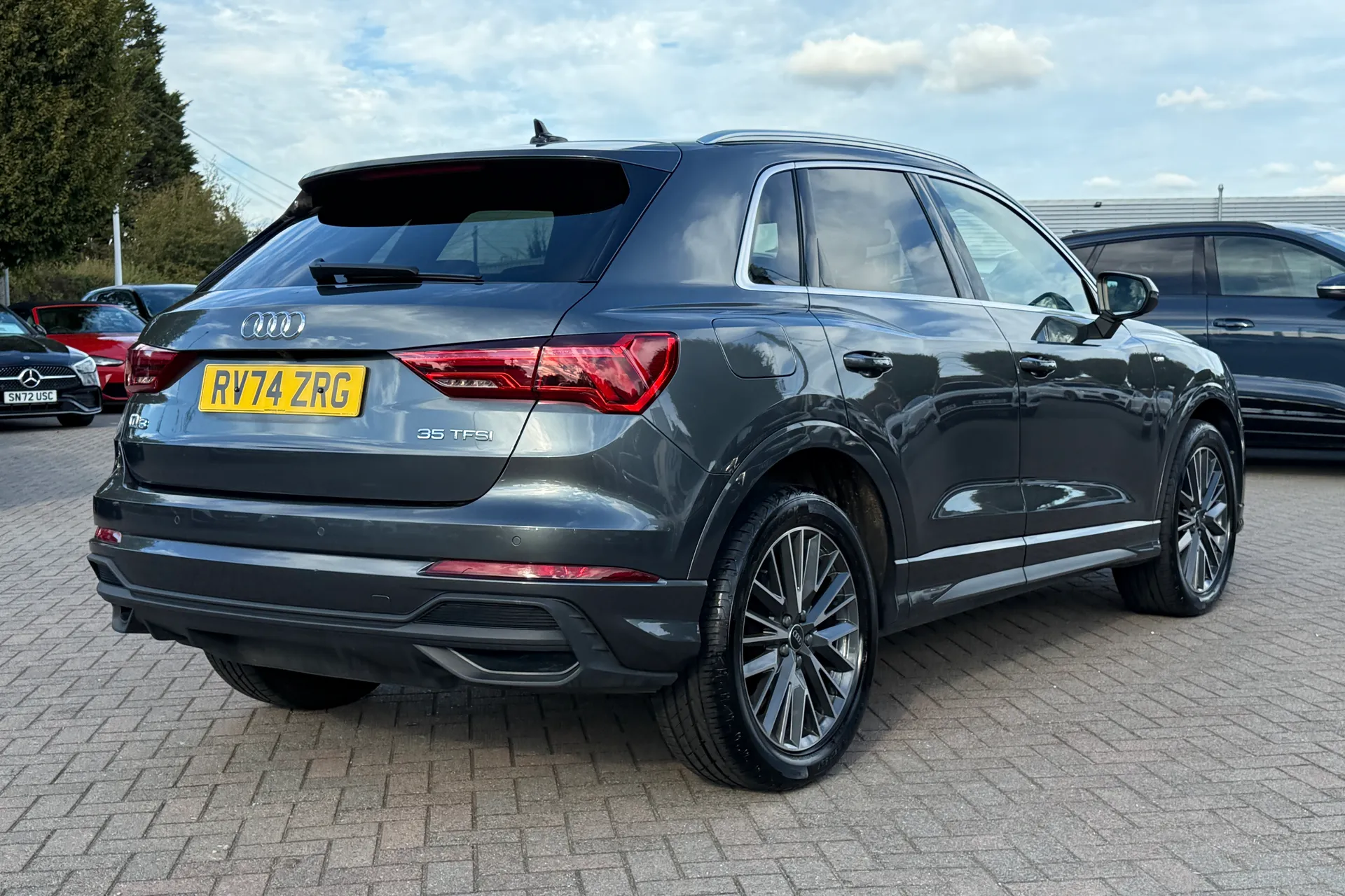 Audi Q3 thumbnail image number 34