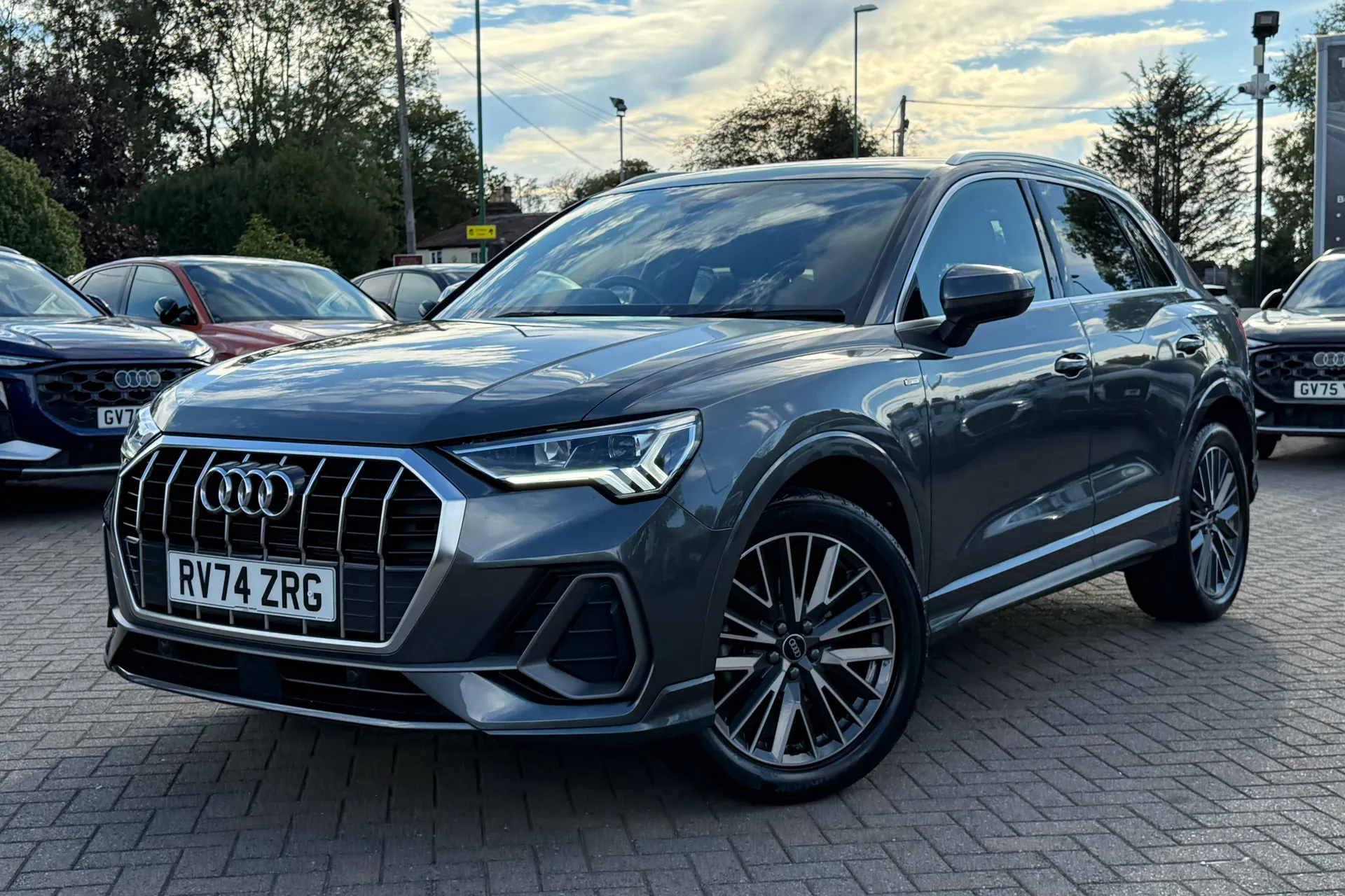 Audi Q3 thumbnail image number 28