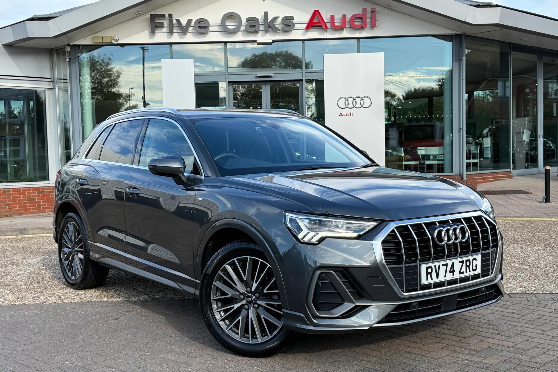 Audi Q3 focused image