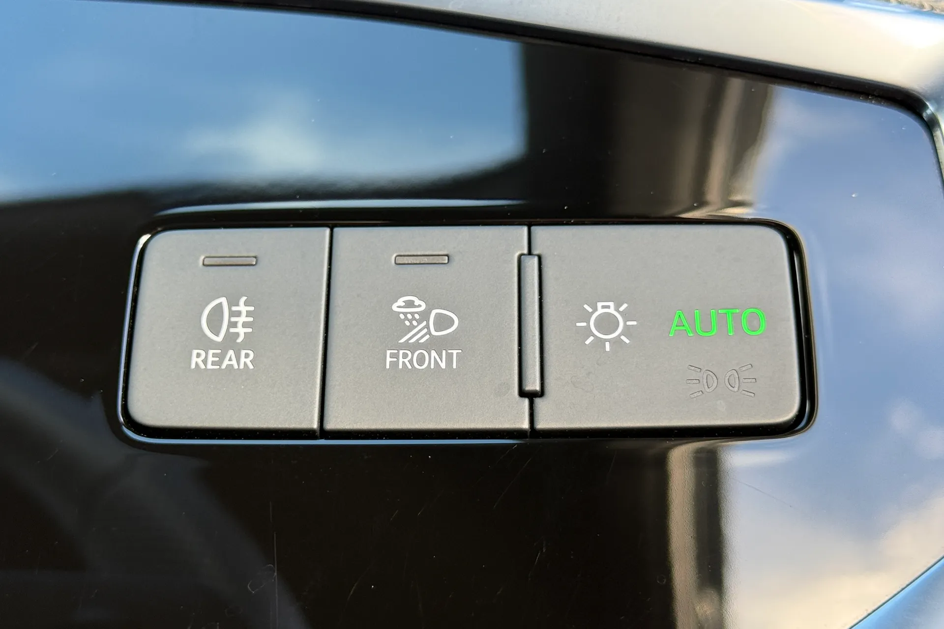 Audi Q3 thumbnail image number 25