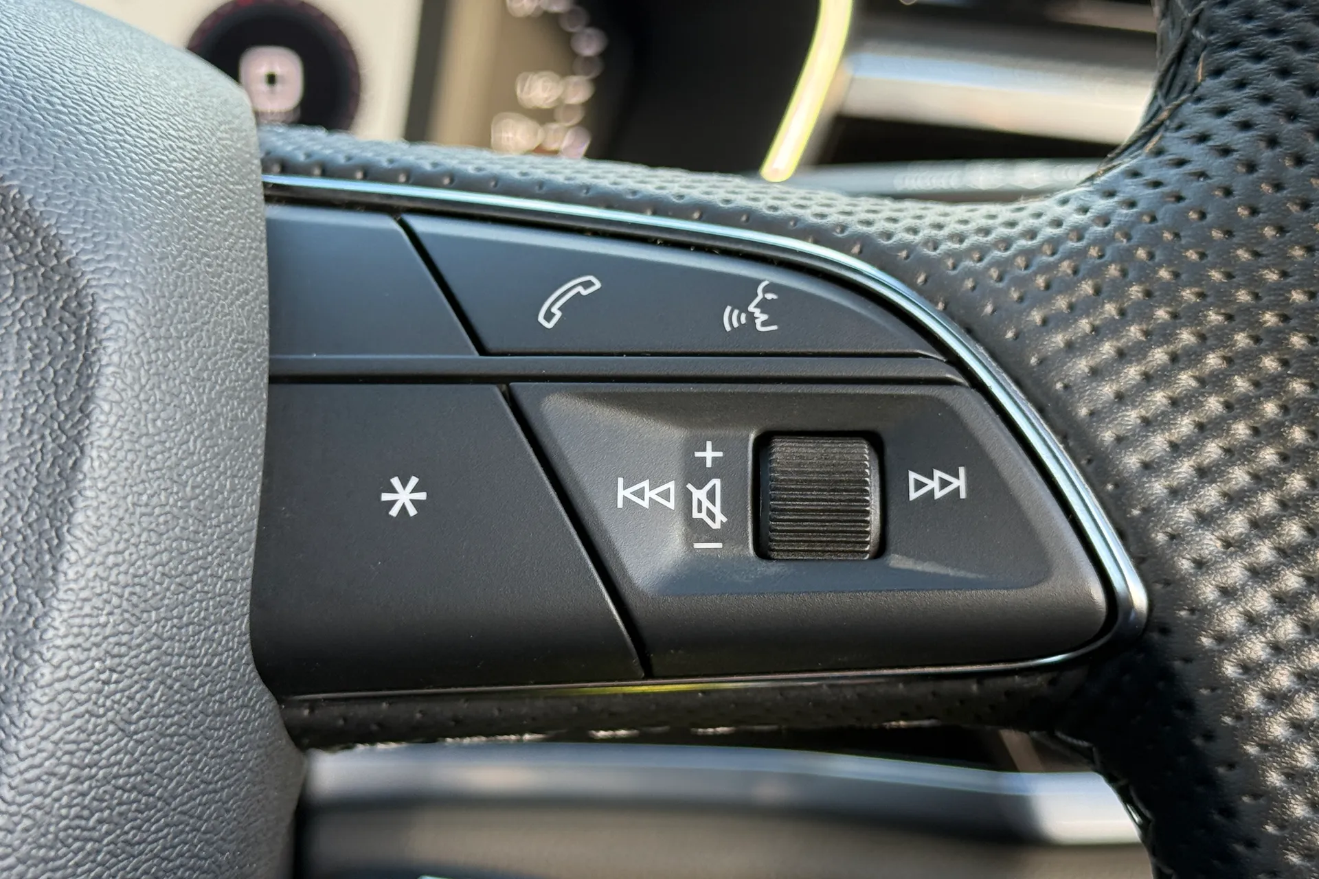 Audi Q3 thumbnail image number 24