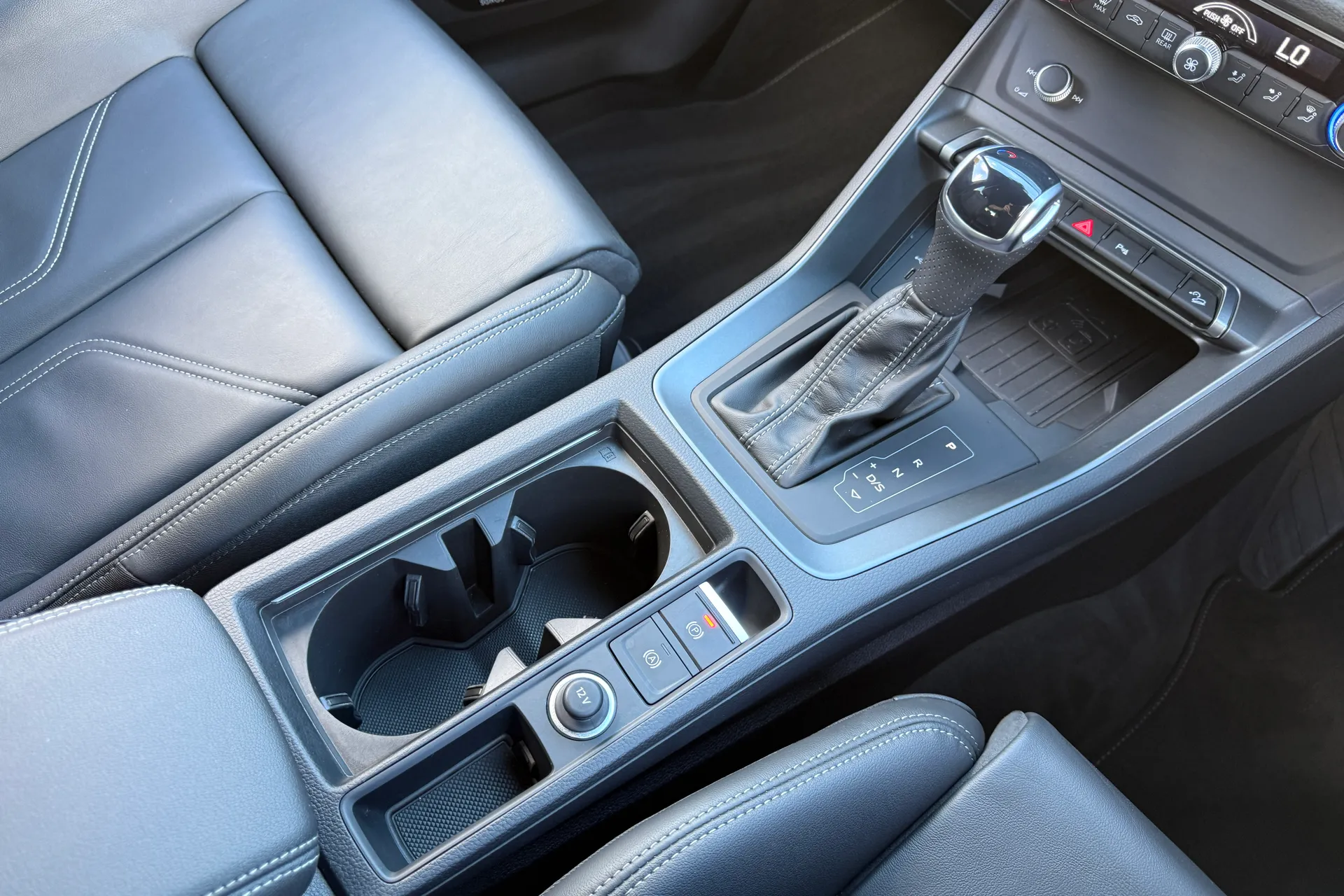 Audi Q3 thumbnail image number 41