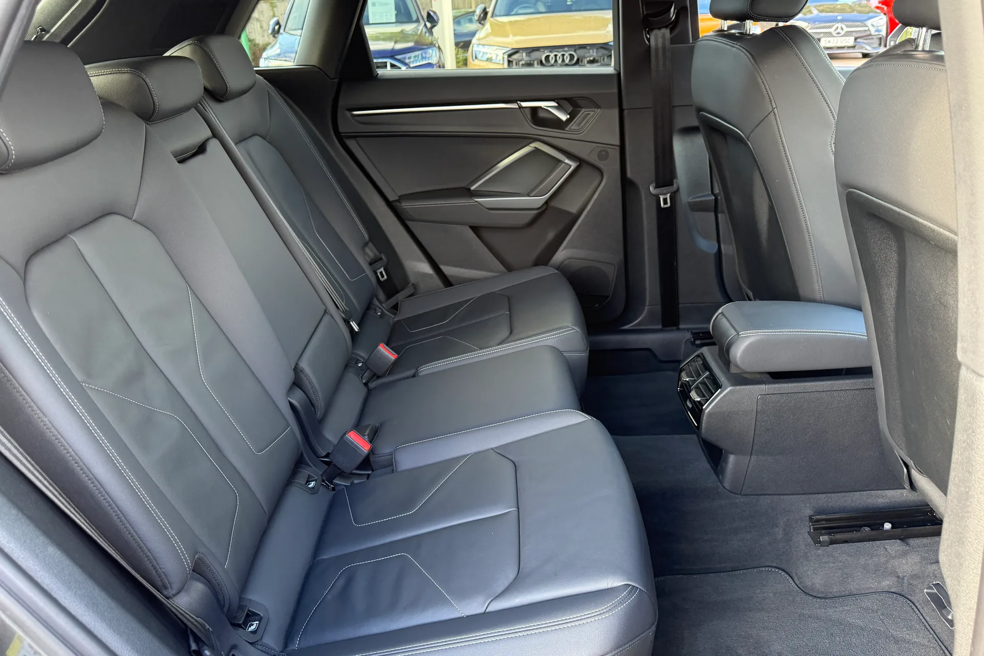 Audi Q3 thumbnail image number 46