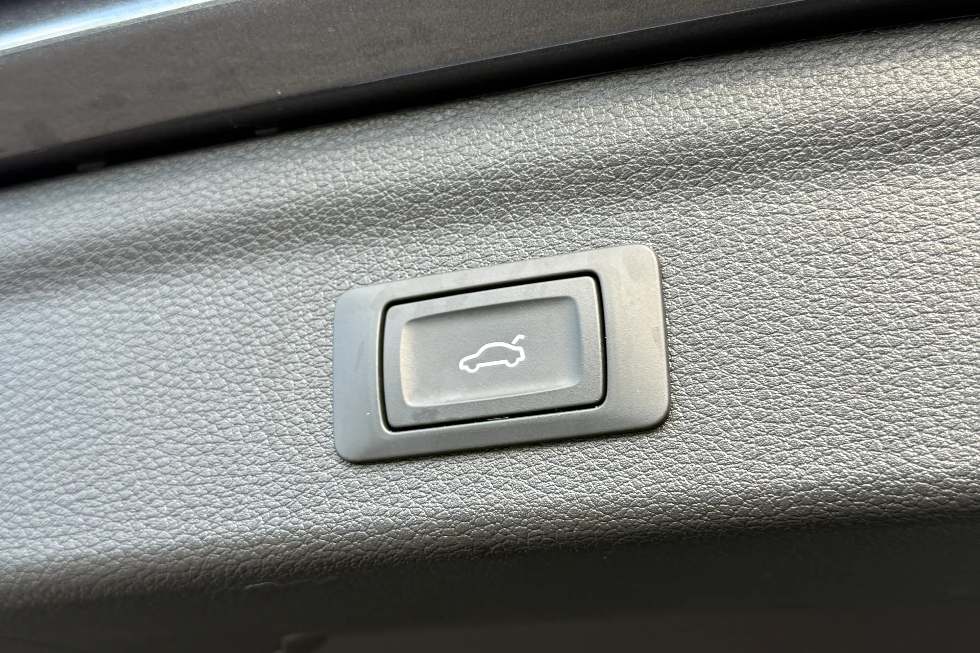 Audi Q3 thumbnail image number 38
