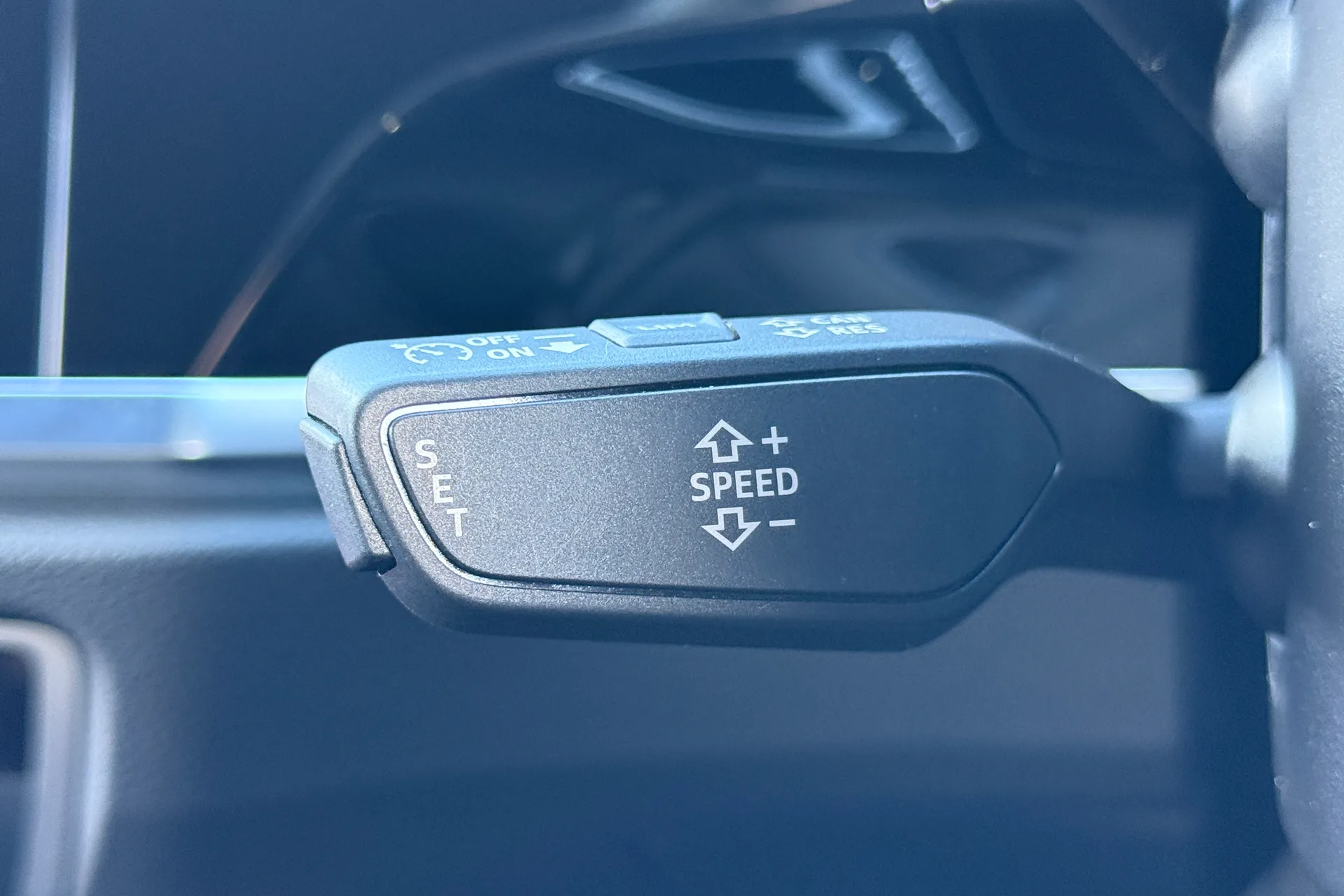 Audi Q3 thumbnail image number 19