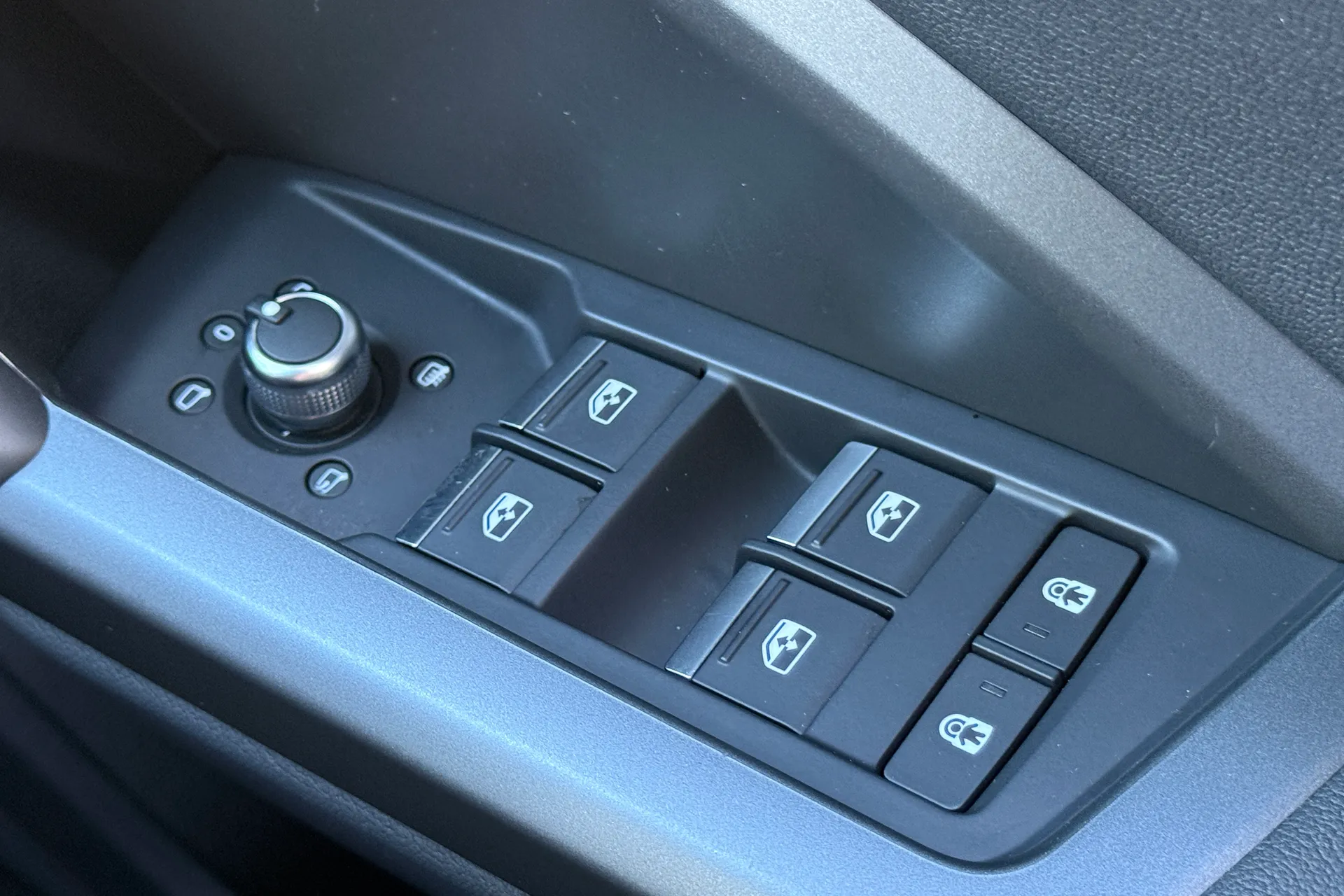 Audi Q3 thumbnail image number 21