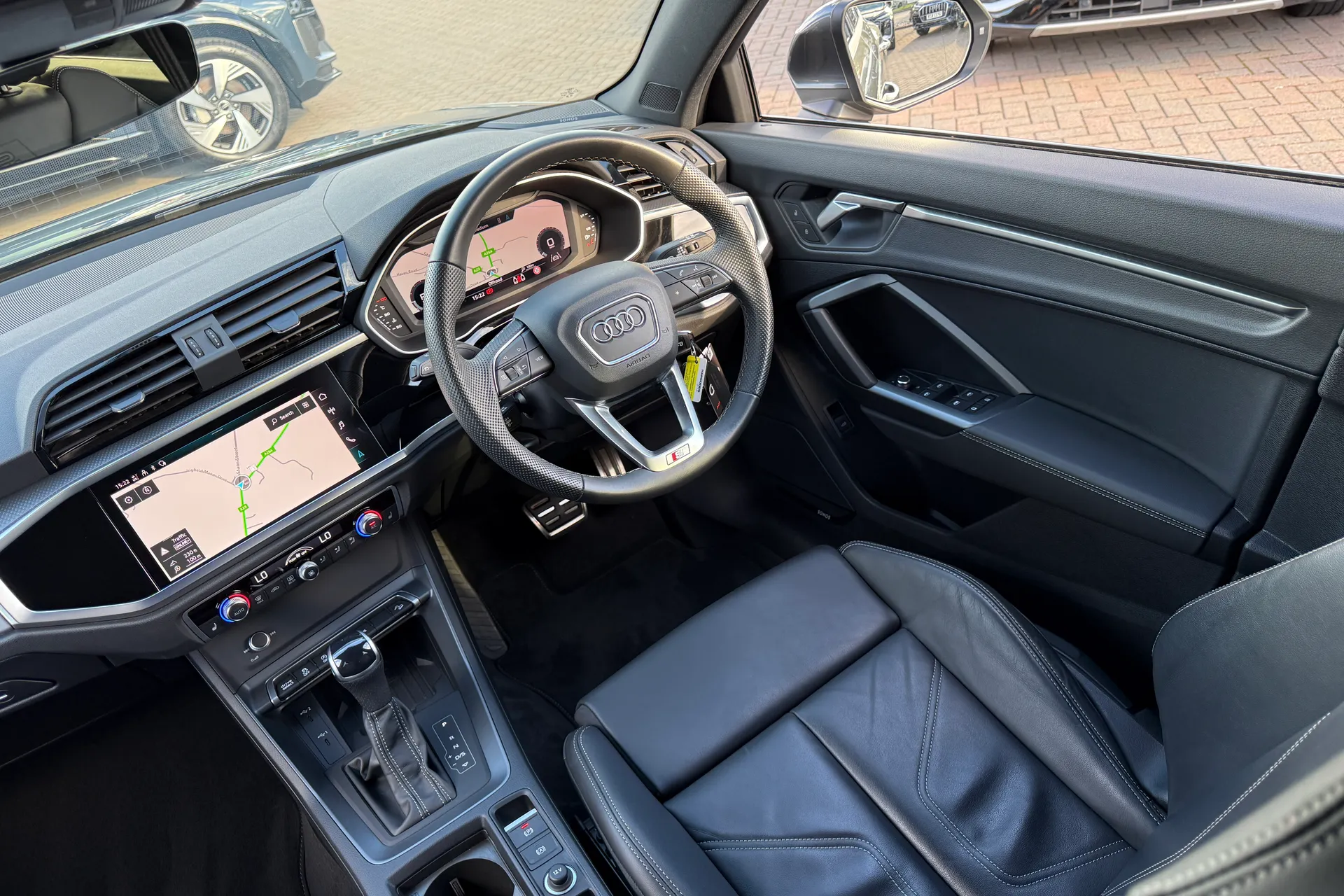 Audi Q3 thumbnail image number 43