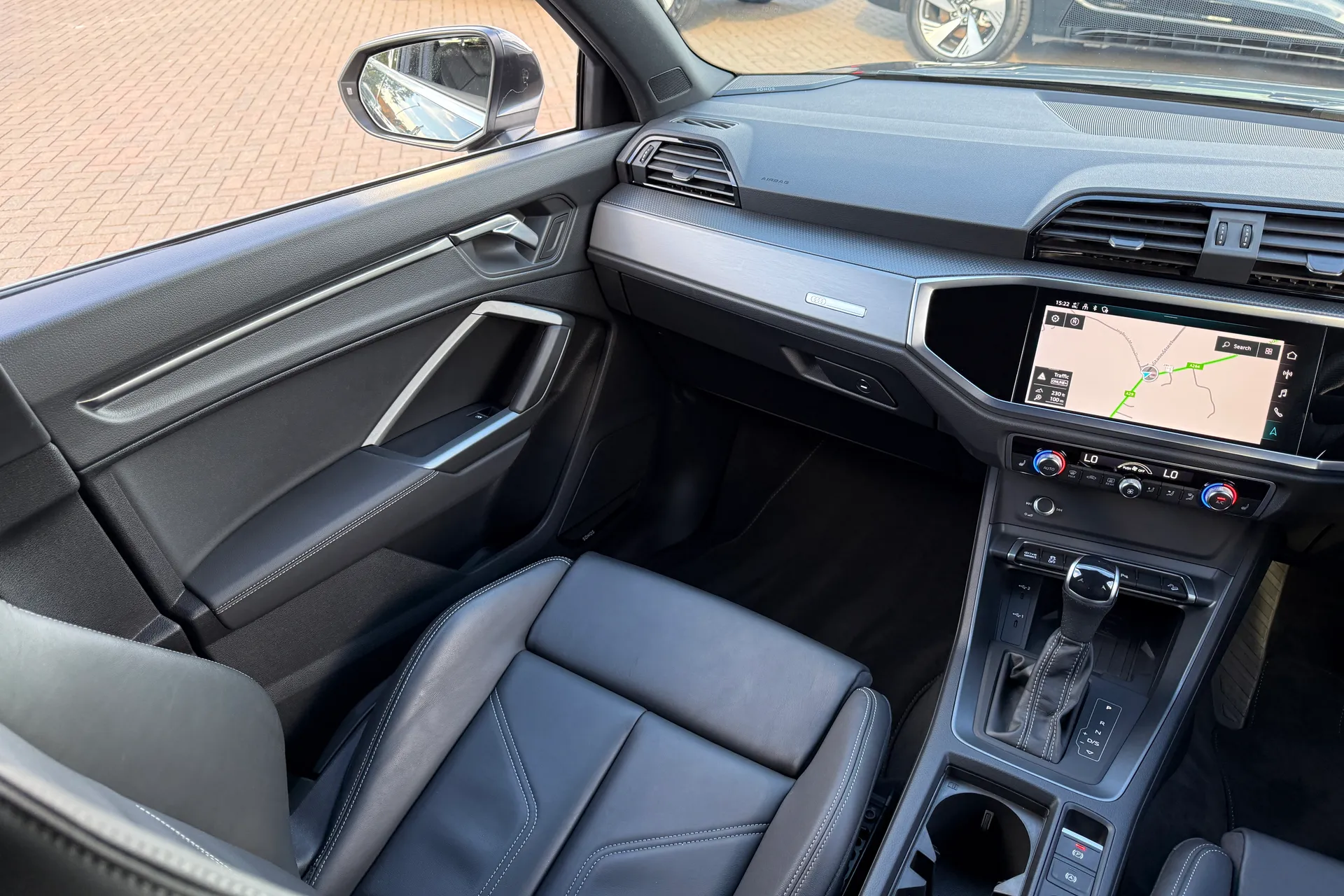 Audi Q3 thumbnail image number 40