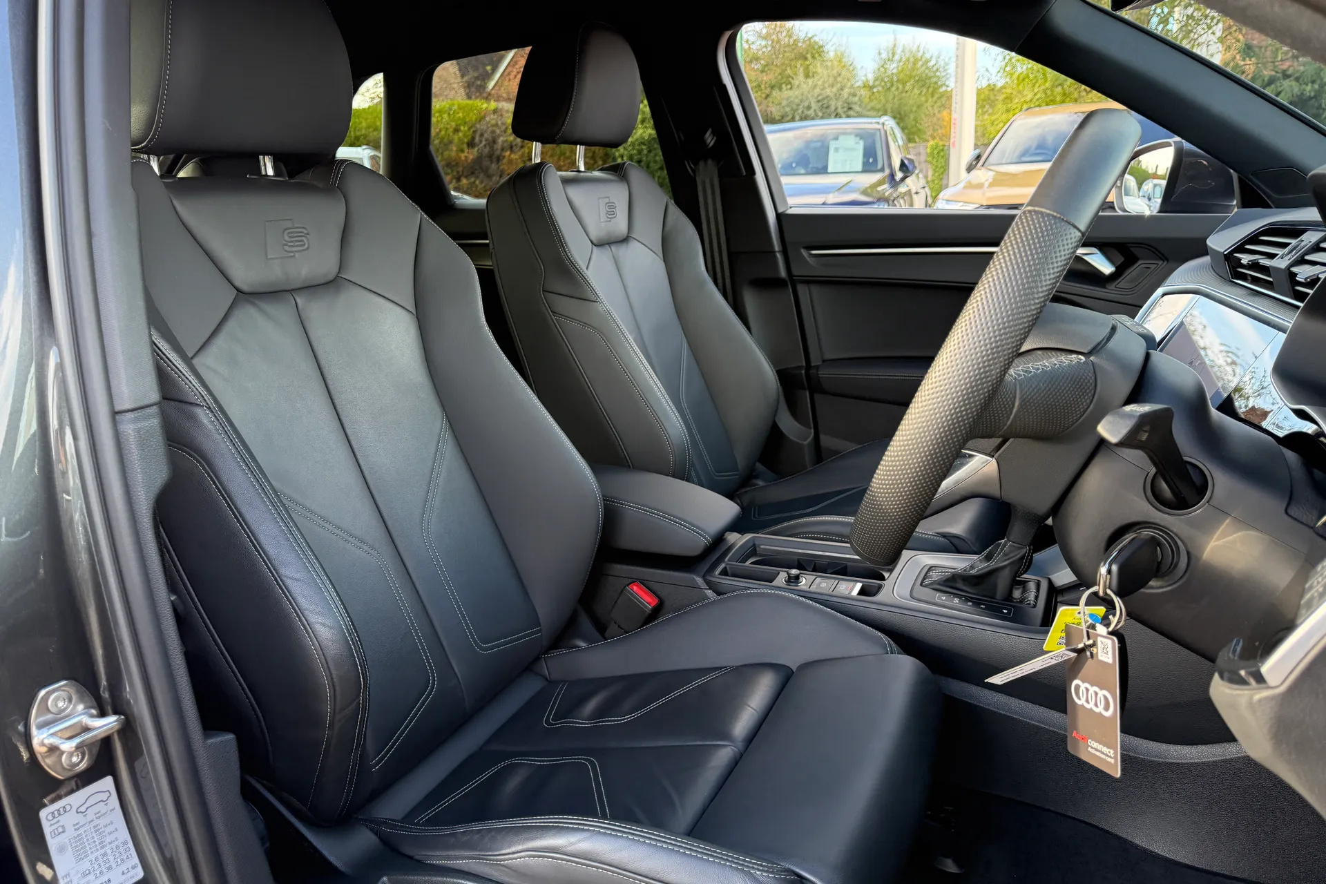 Audi Q3 thumbnail image number 29