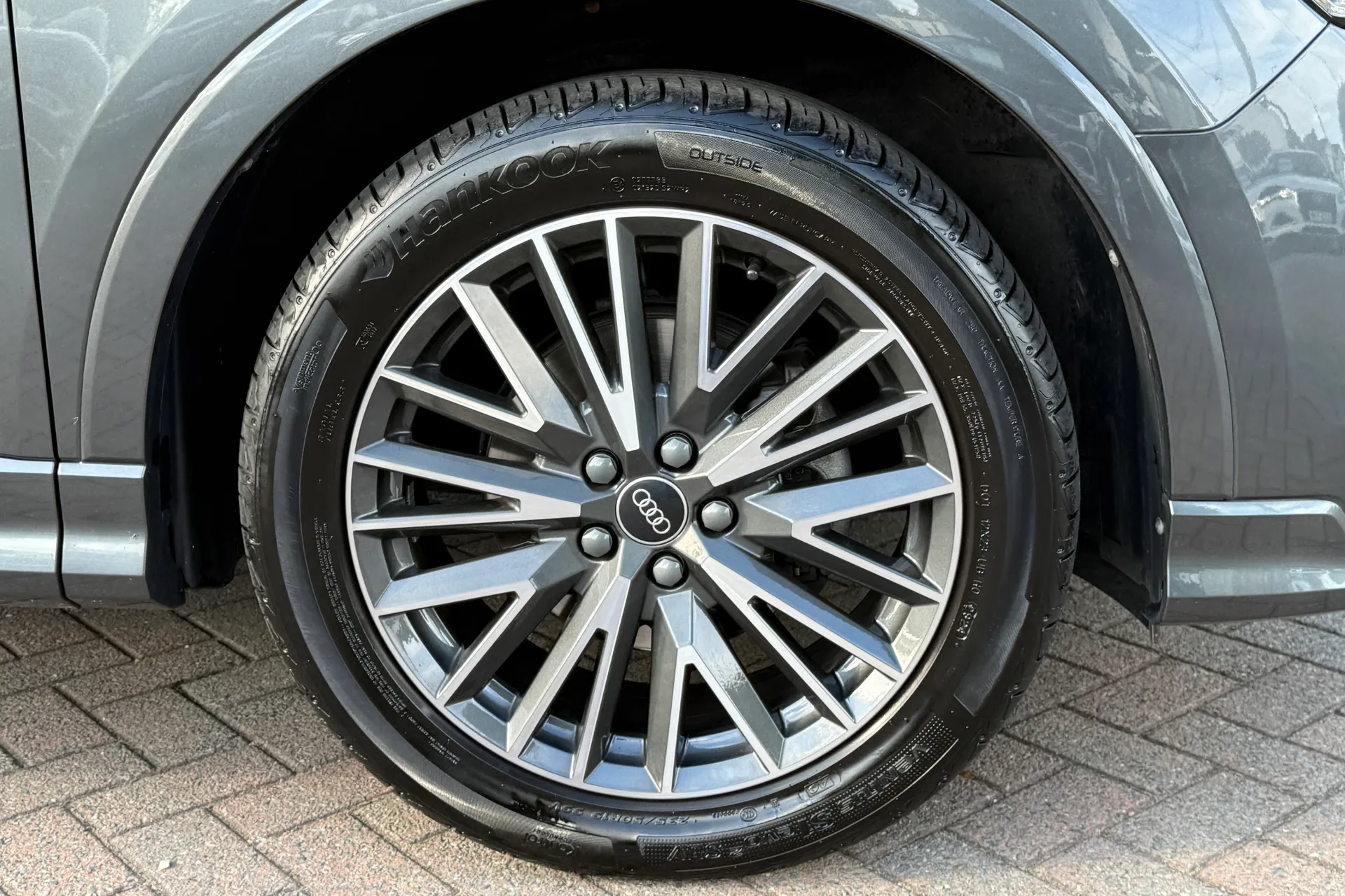 Audi Q3 thumbnail image number 49