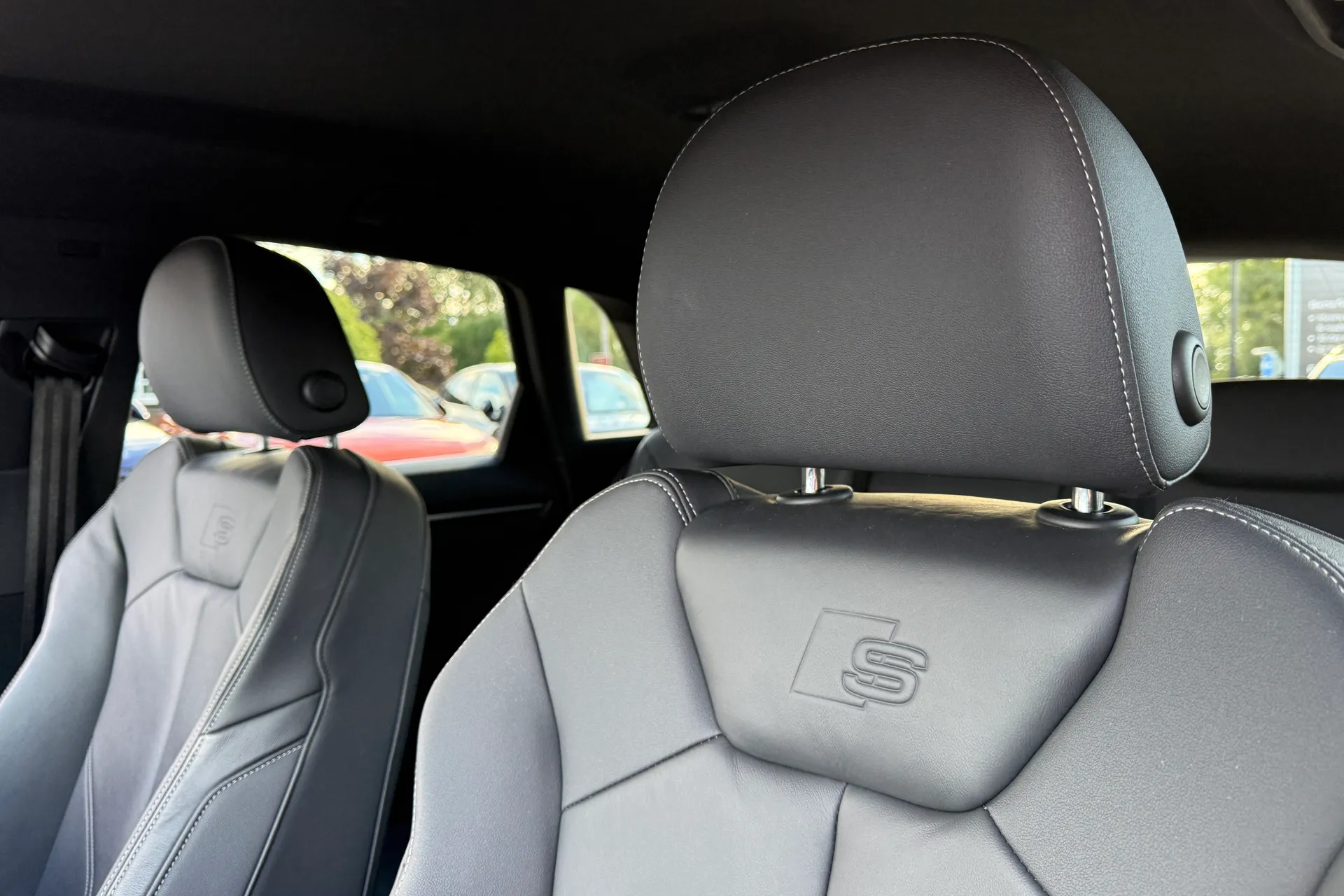 Audi Q3 thumbnail image number 33